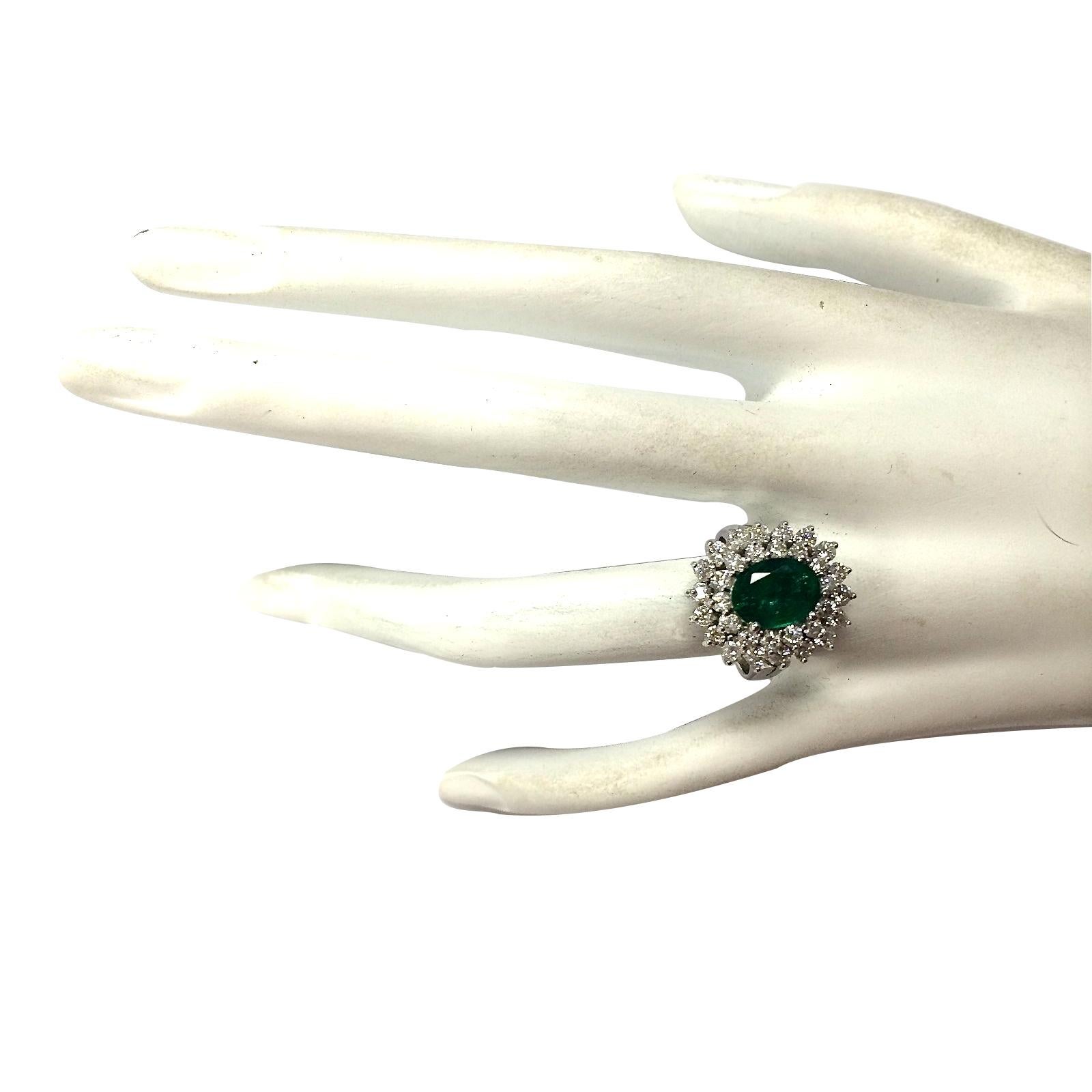 Women's 2.75 Carat Natural Emerald 18 Karat White Gold Diamond Ring For Sale