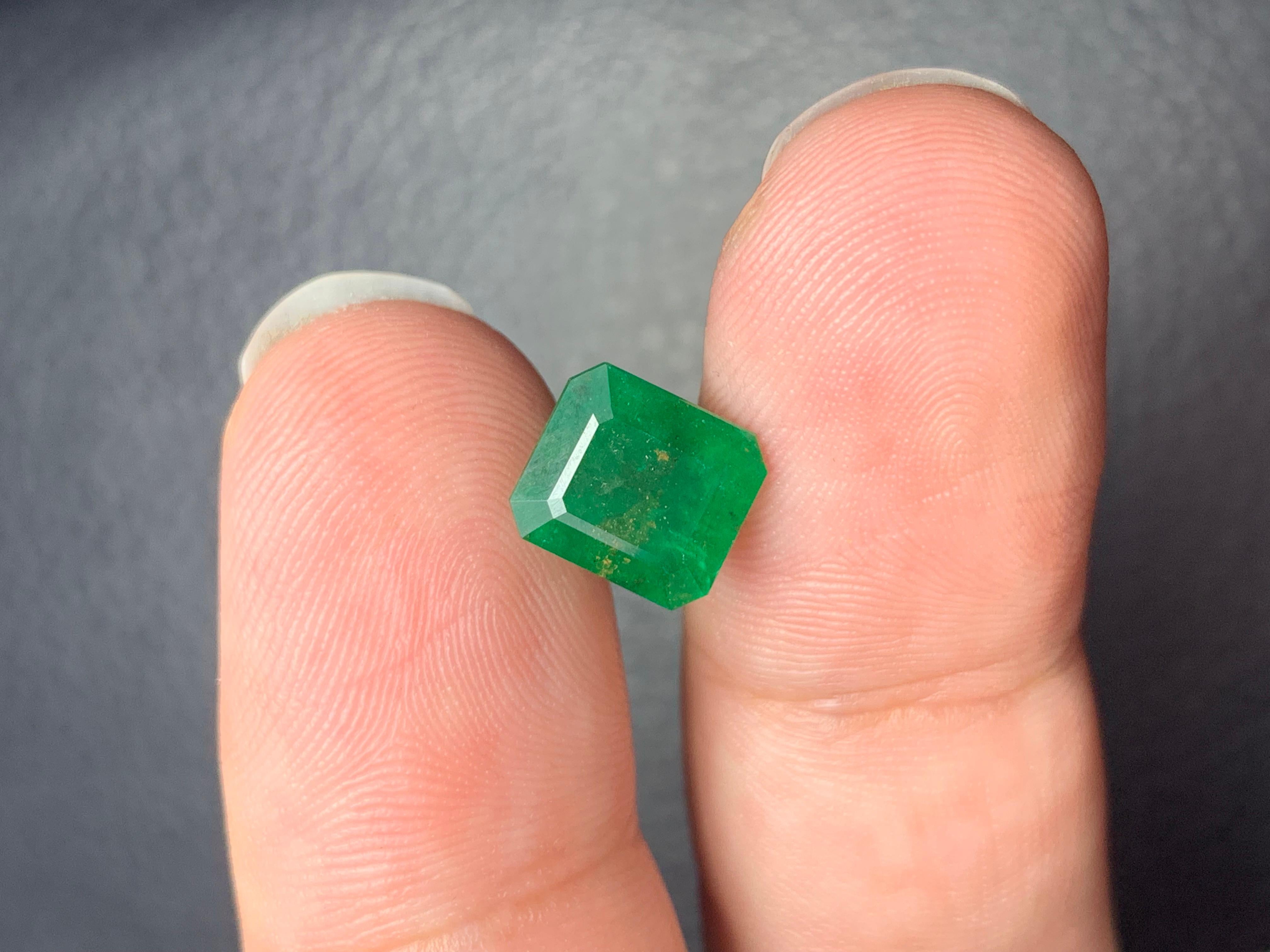 Gemma di smeraldo naturale sciolta da 2.75 carati proveniente da Swat, Pakistan in vendita 4