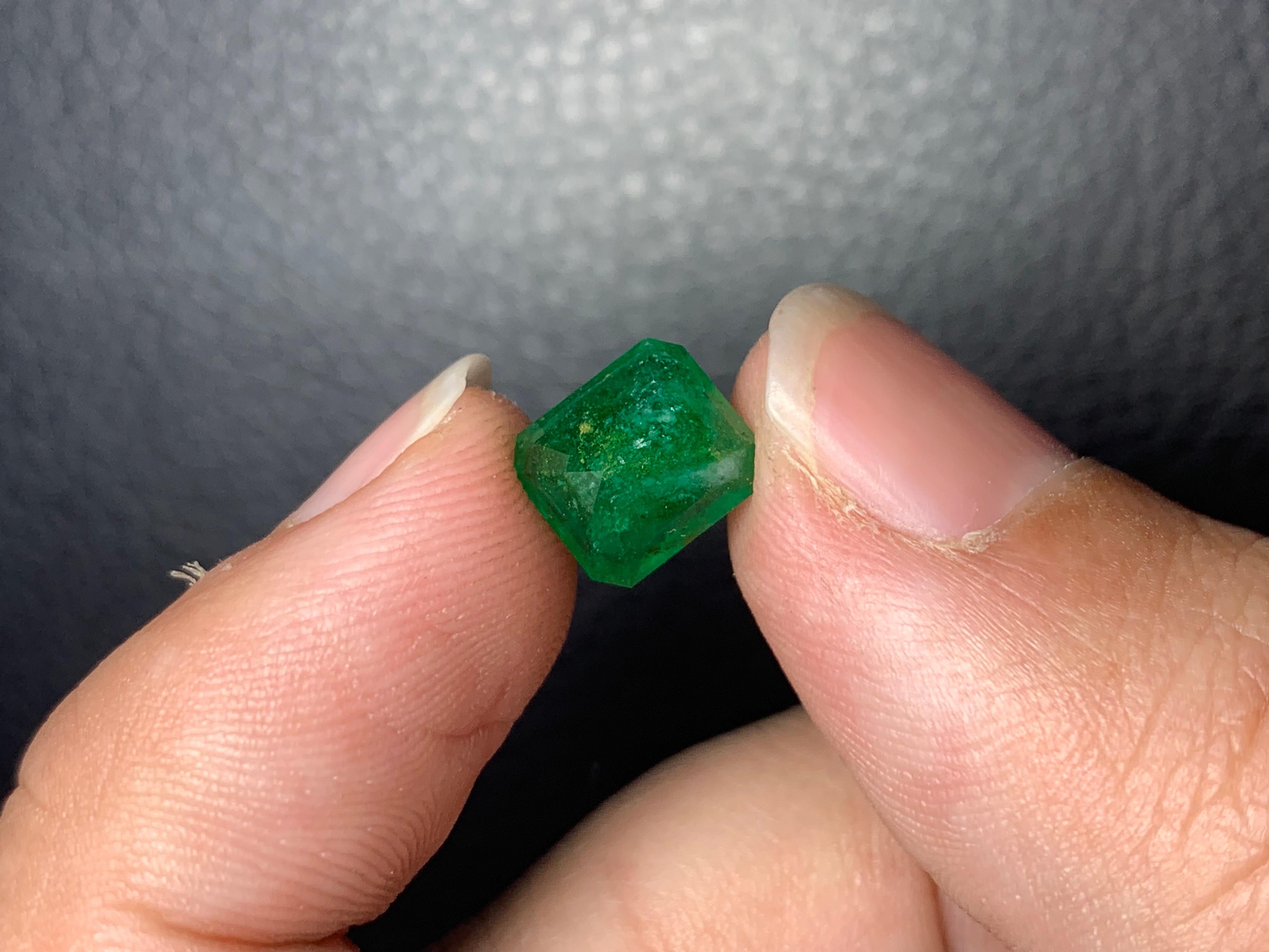 Gemma di smeraldo naturale sciolta da 2.75 carati proveniente da Swat, Pakistan in vendita 1