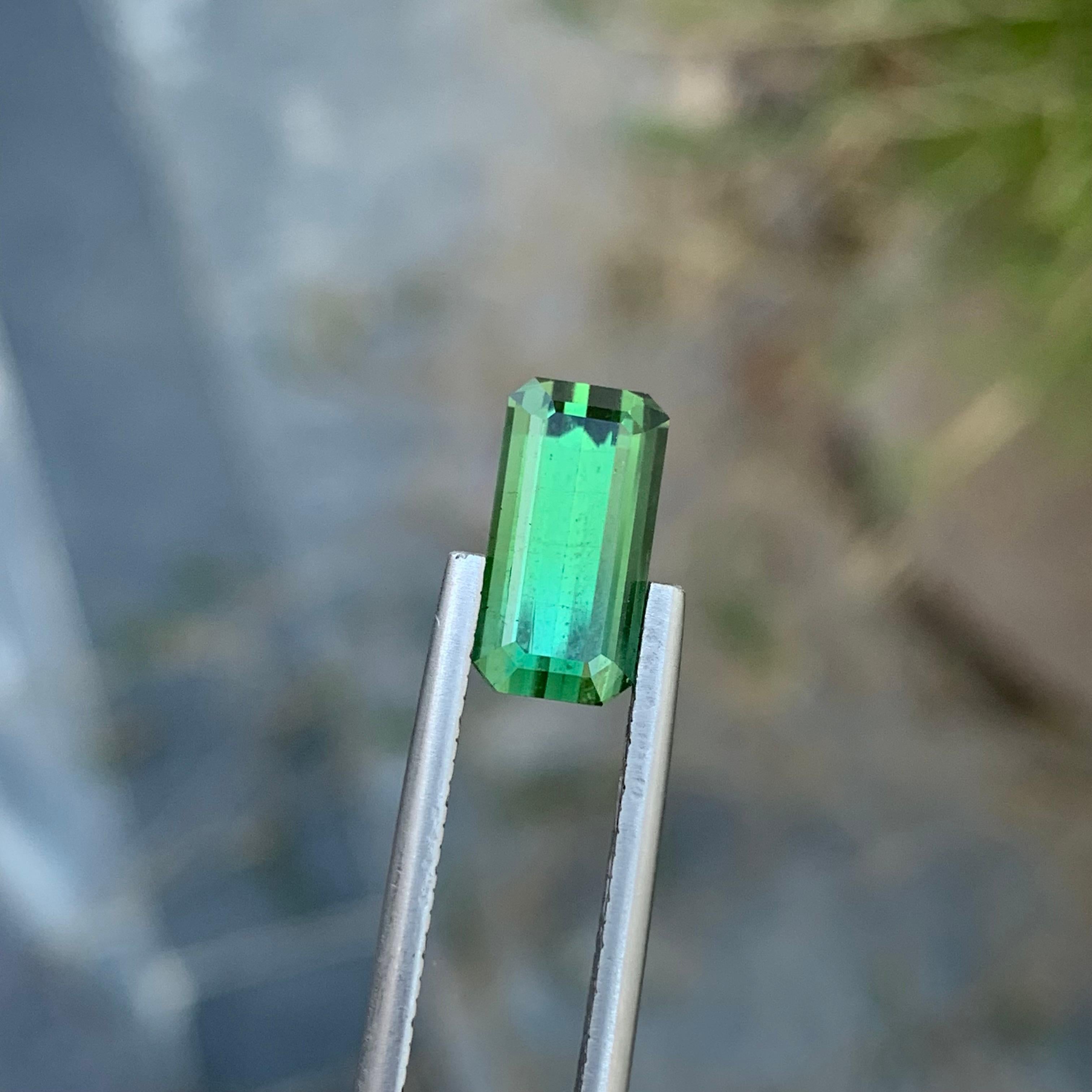 2.75 Carat Natural Loose Emerald Shape mint Tourmaline Gem For Ring  In New Condition For Sale In Peshawar, PK