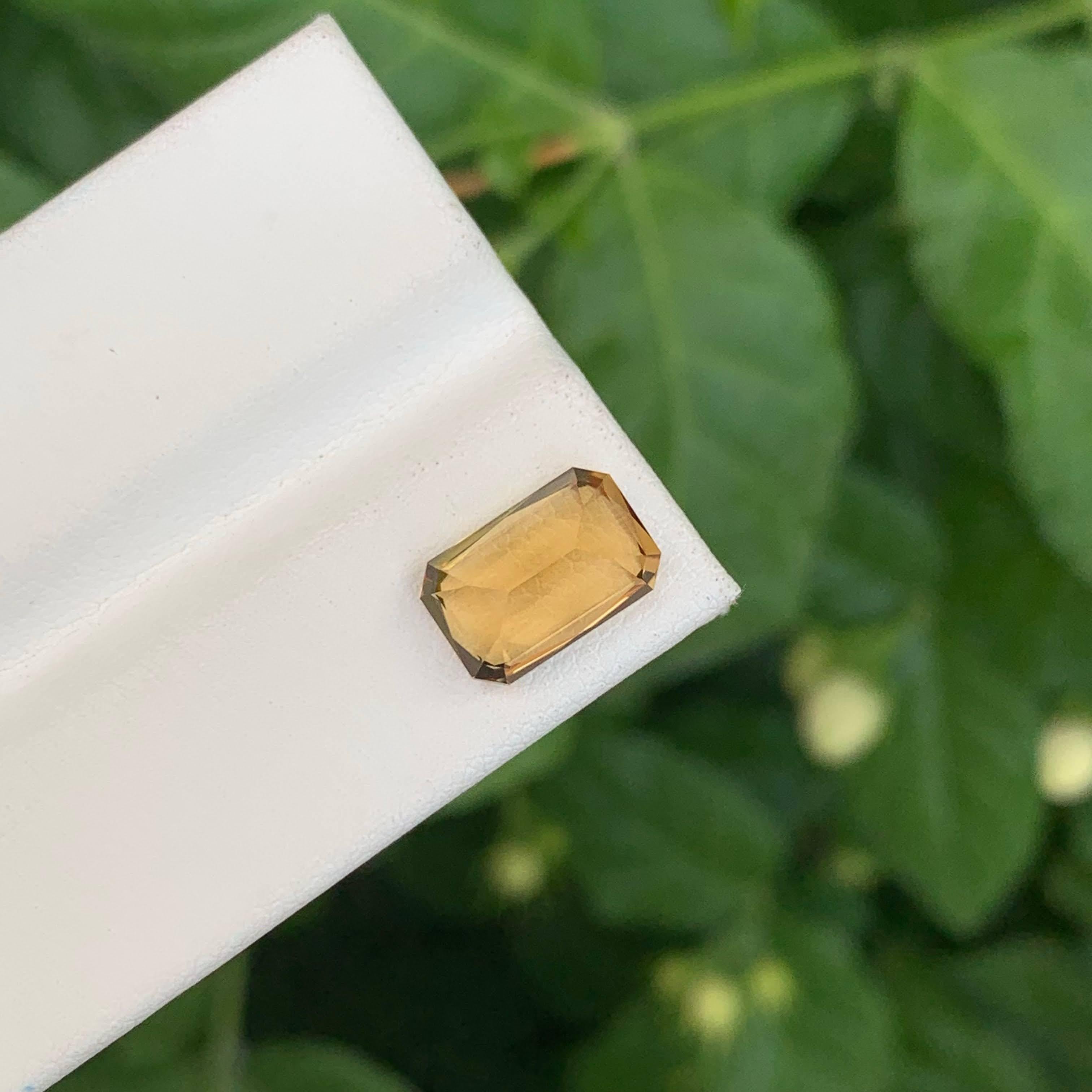 2,75 Karat Natürlicher Loser Goldener Citrin Stein Smaragd Schliff Brasilianischer Edelstein für Damen oder Herren im Angebot