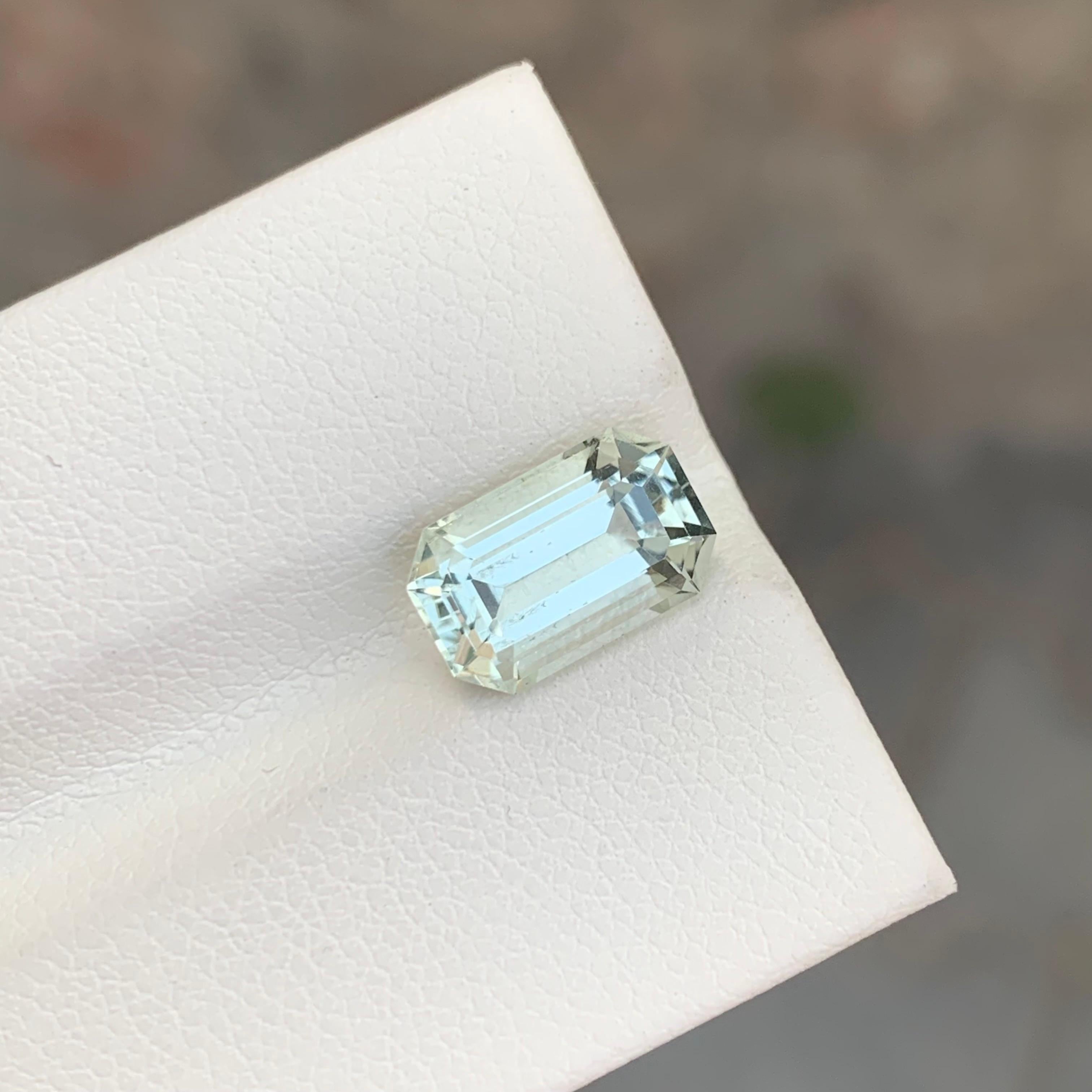 2.75 Karat Natürlicher loser grüner Amethyst Smaragd Form Edelstein im Zustand „Neu“ im Angebot in Peshawar, PK