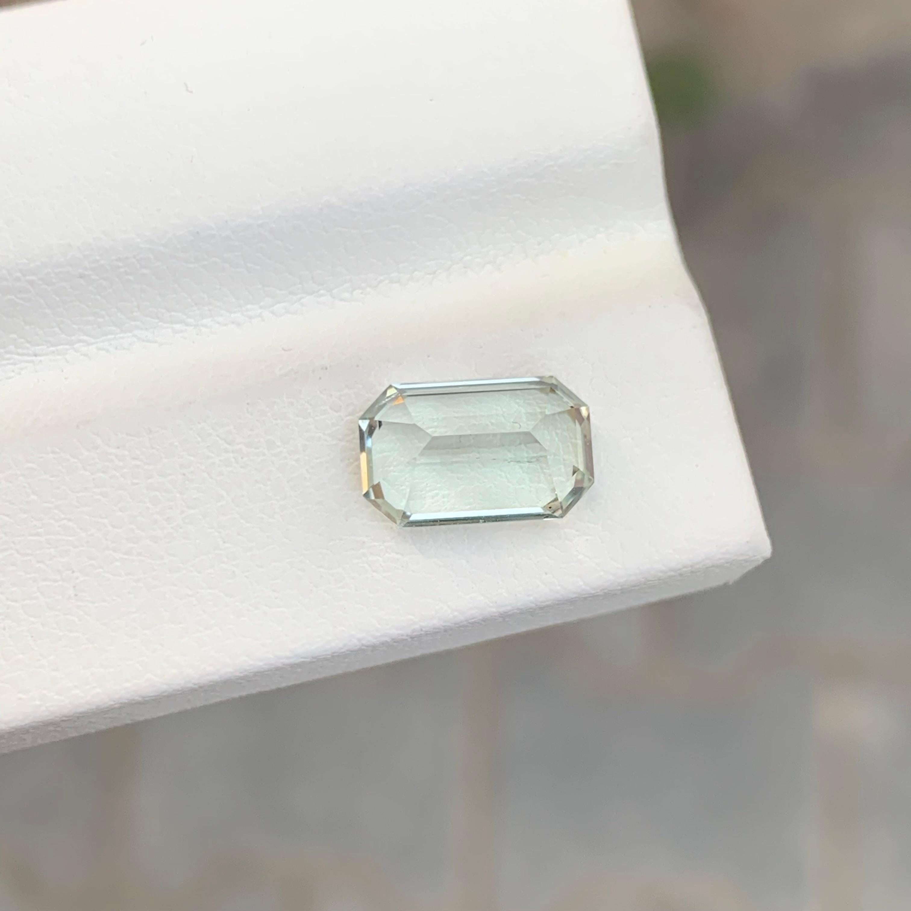 2.75 Karat Natürlicher loser grüner Amethyst Smaragd Form Edelstein für Damen oder Herren im Angebot