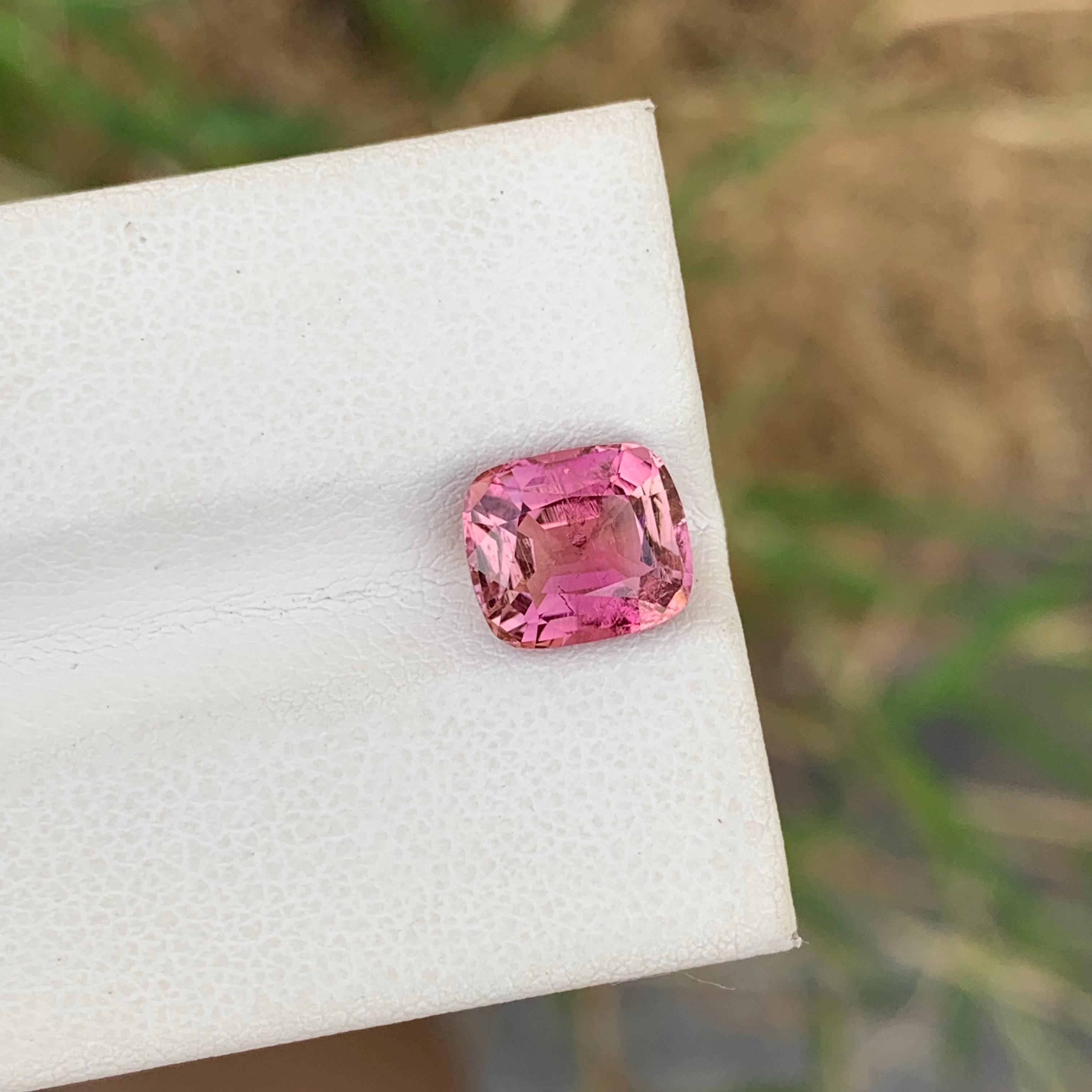 2,75 carati di tormalina rosa naturale sciolta a cuscino in vendita 4
