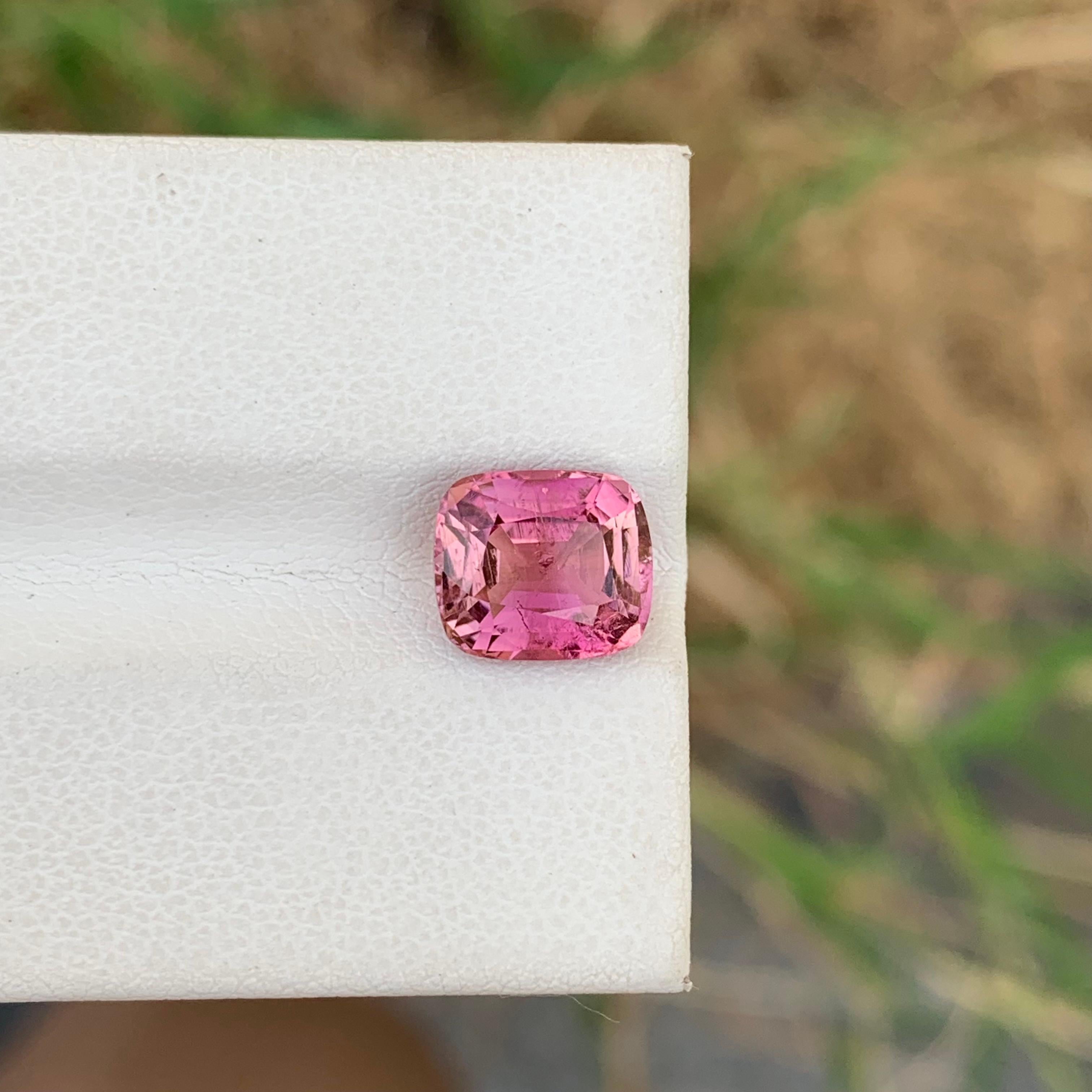2,75 carati di tormalina rosa naturale sciolta a cuscino in vendita 2