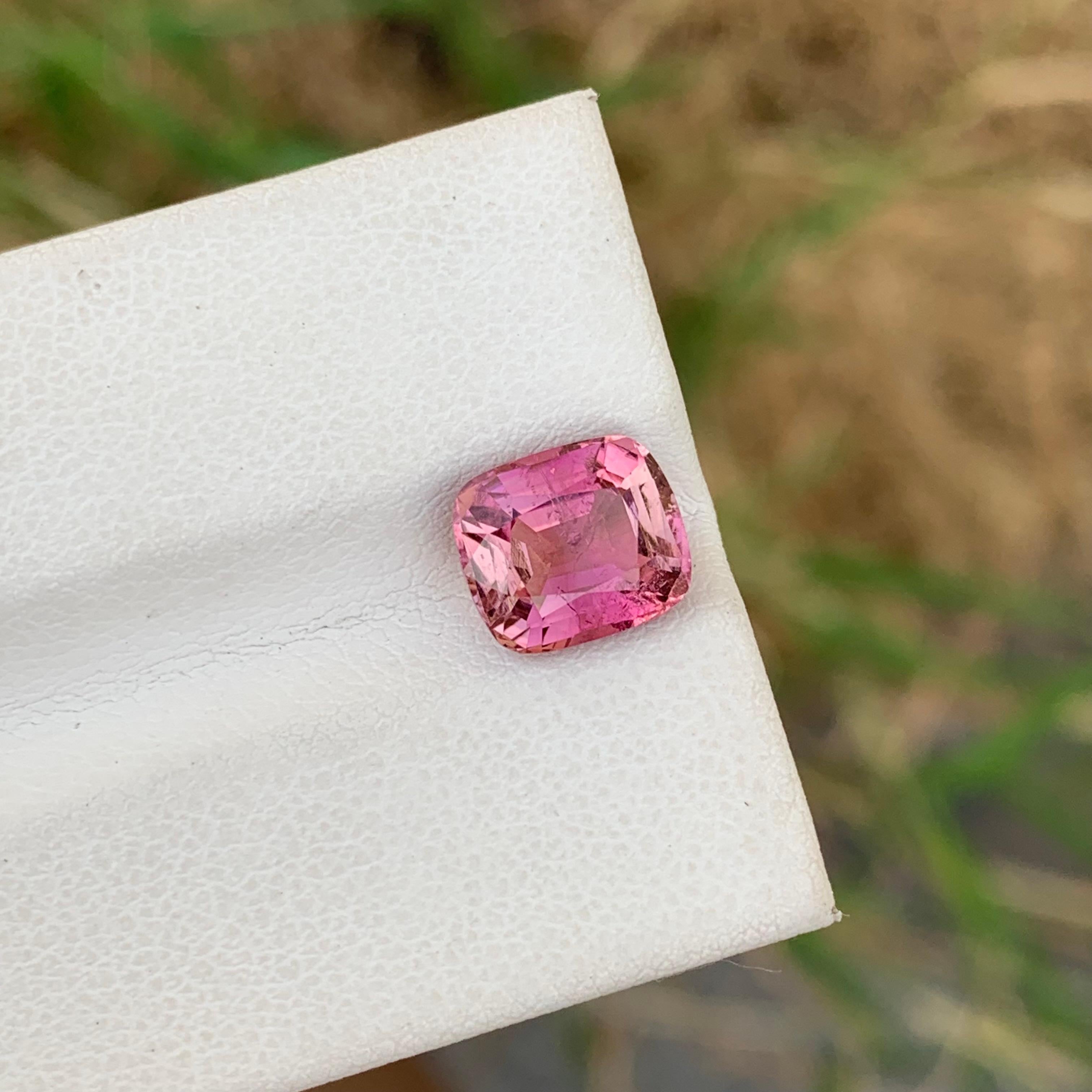 2,75 carati di tormalina rosa naturale sciolta a cuscino in vendita 3