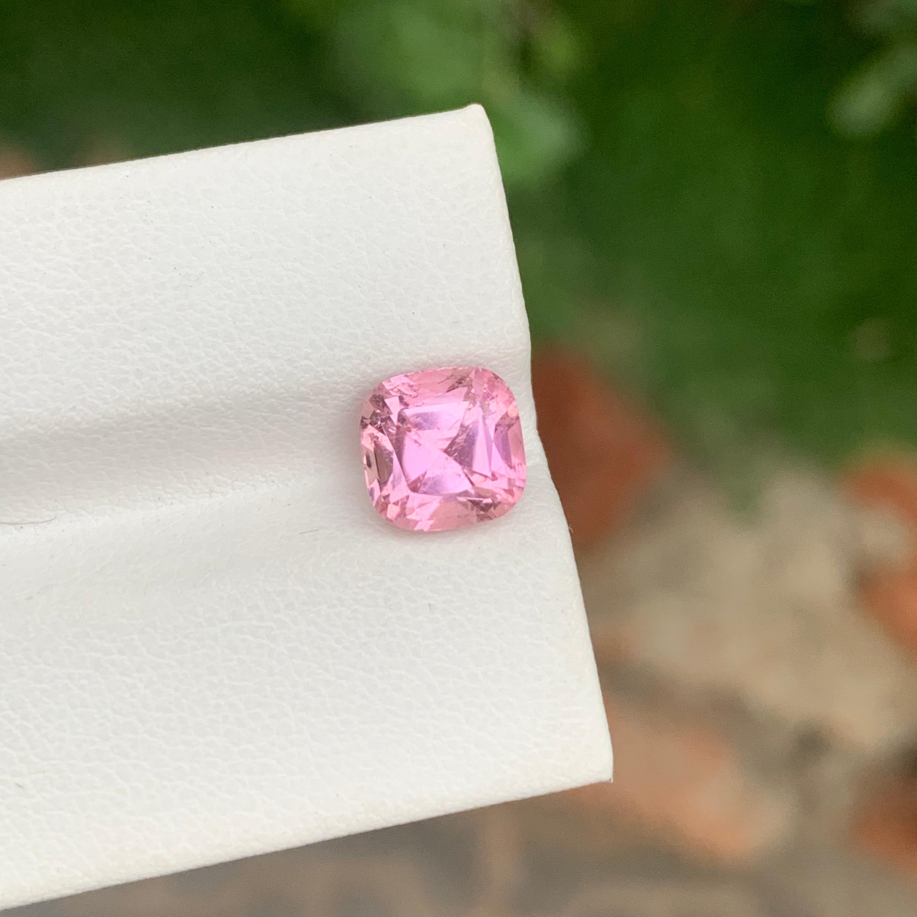 2,75 Karat natürlicher loser rosa Turmalin in Kissenform in Kissenform aus Afghanistan im Angebot 2