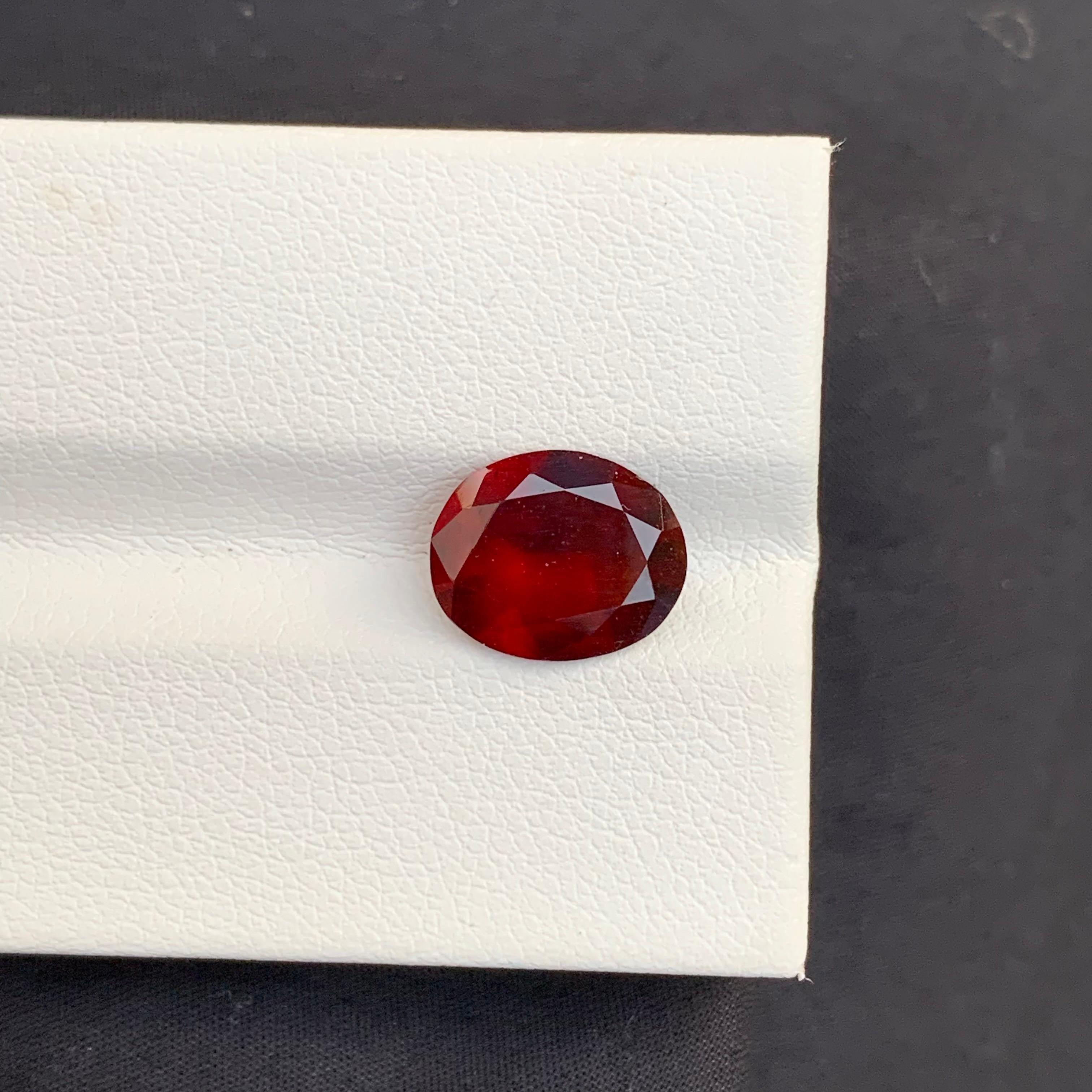 grenat hessonite fumé naturel non serti de 2,75 carats de forme ovale pour bijoux Neuf - En vente à Peshawar, PK