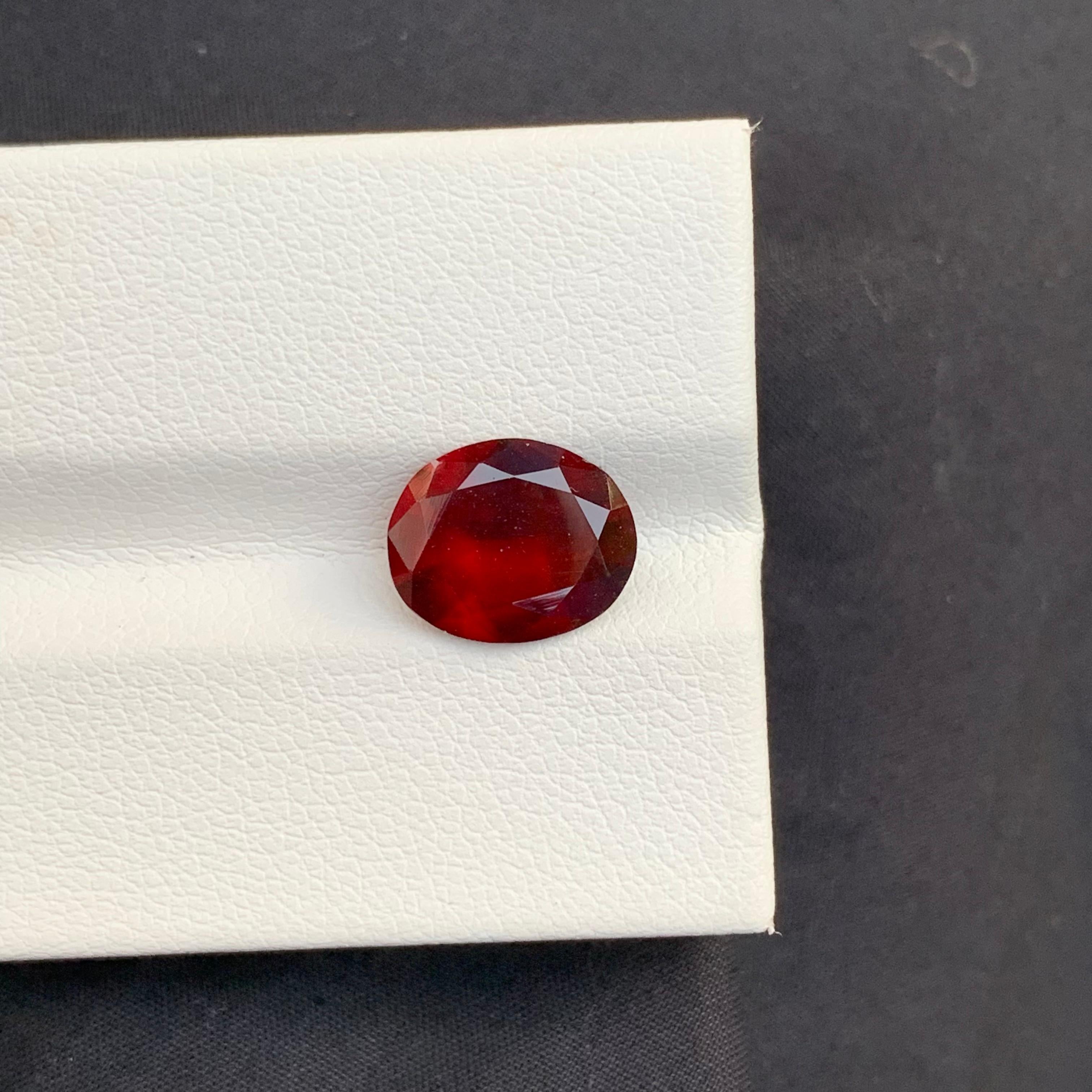 grenat hessonite fumé naturel non serti de 2,75 carats de forme ovale pour bijoux en vente 2