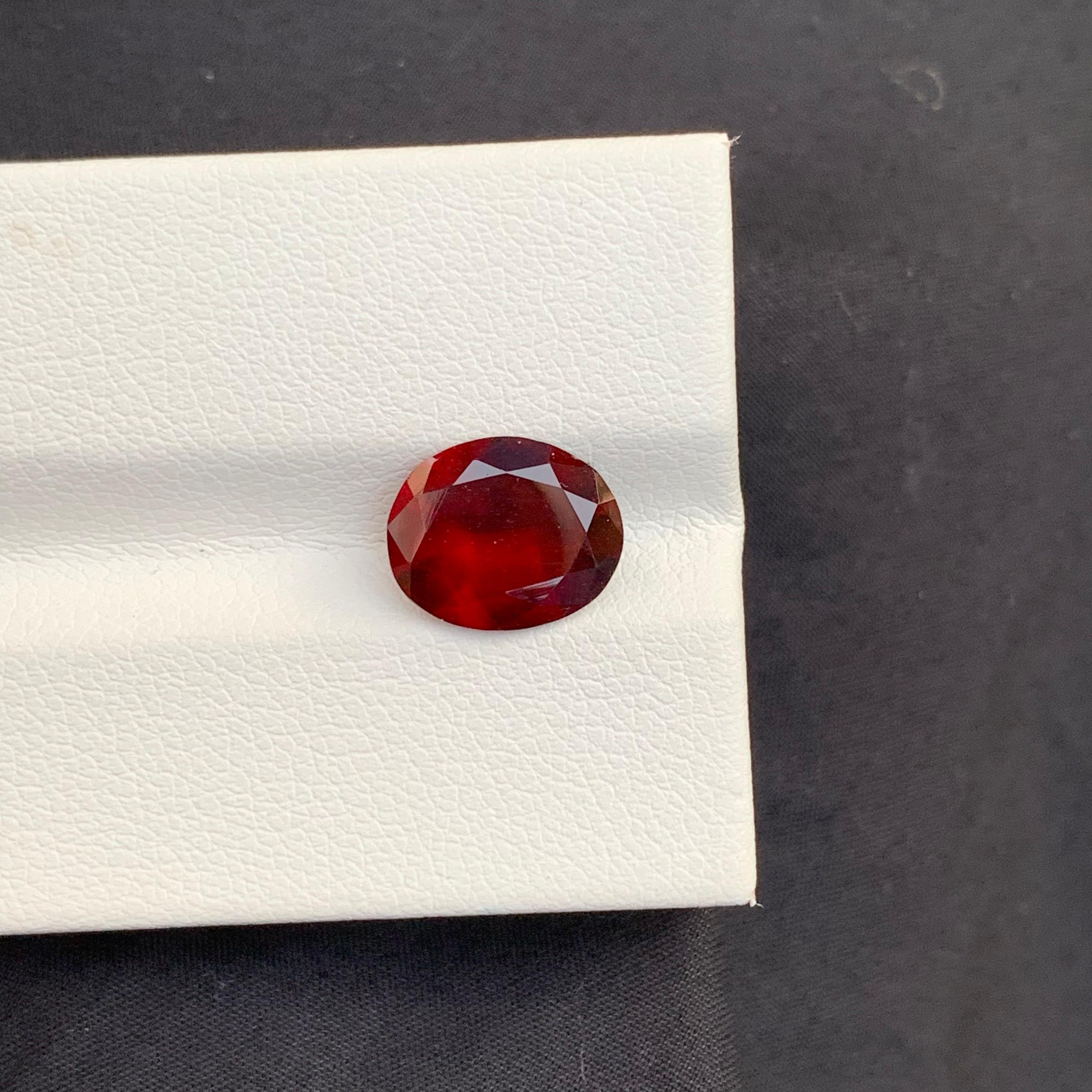 grenat hessonite fumé naturel non serti de 2,75 carats de forme ovale pour bijoux en vente 3