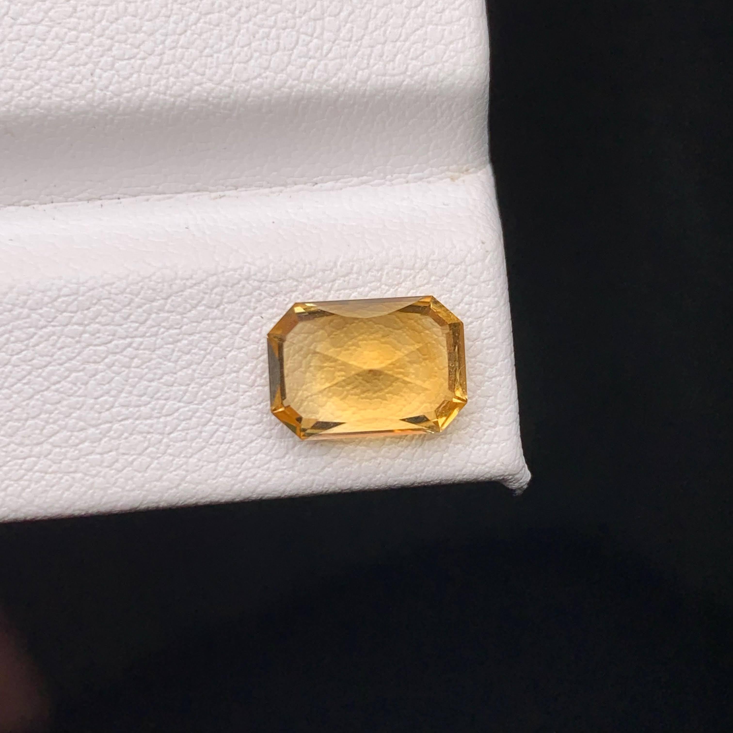 Citrino amarillo suelto natural de 2,75 quilates Piedra preciosa africana tallada con precisión a medida Moderno en venta