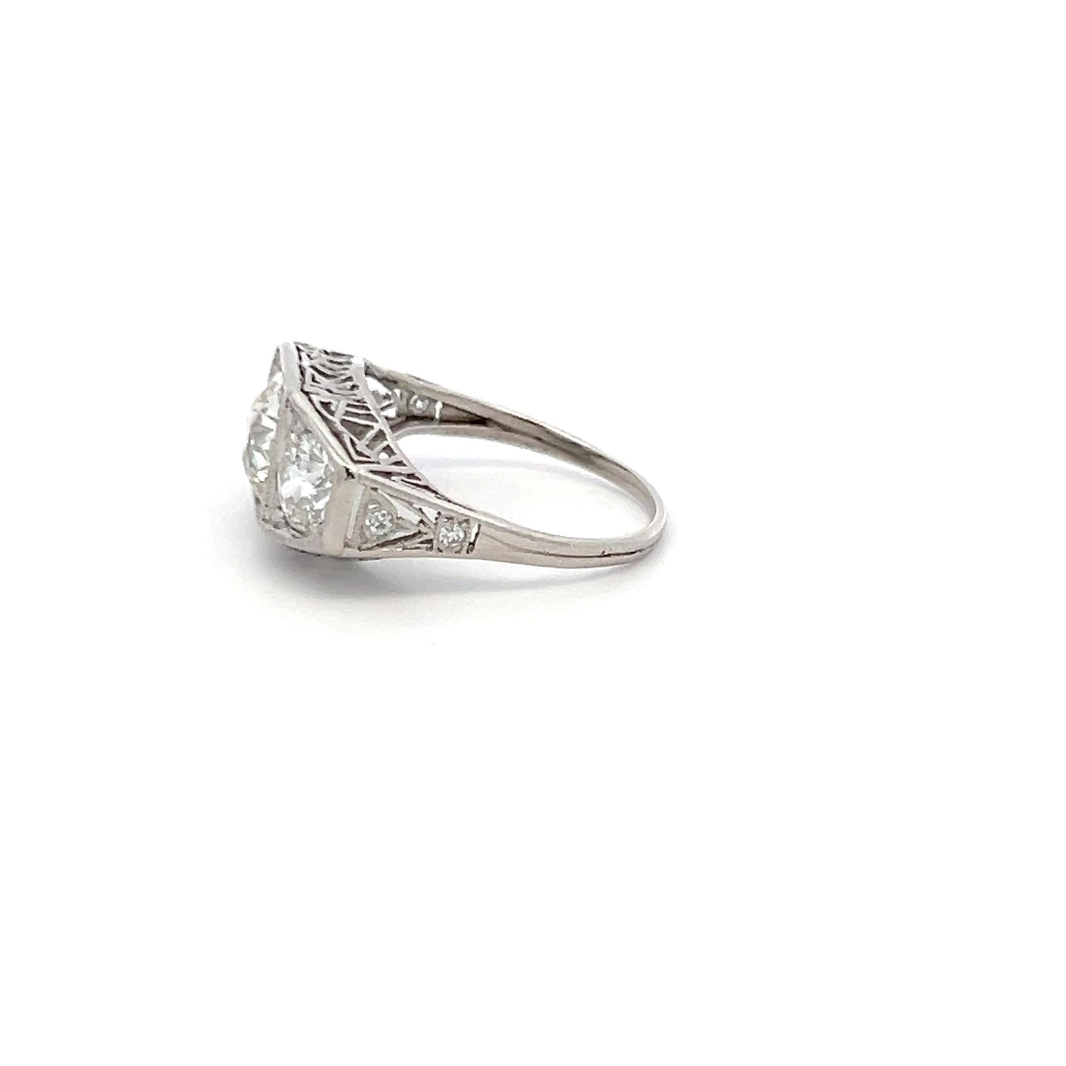 Women's 2.75 Carat Old European Cut J-K VS-VVS2 Diamond Platinum Three-Stone Ring For Sale