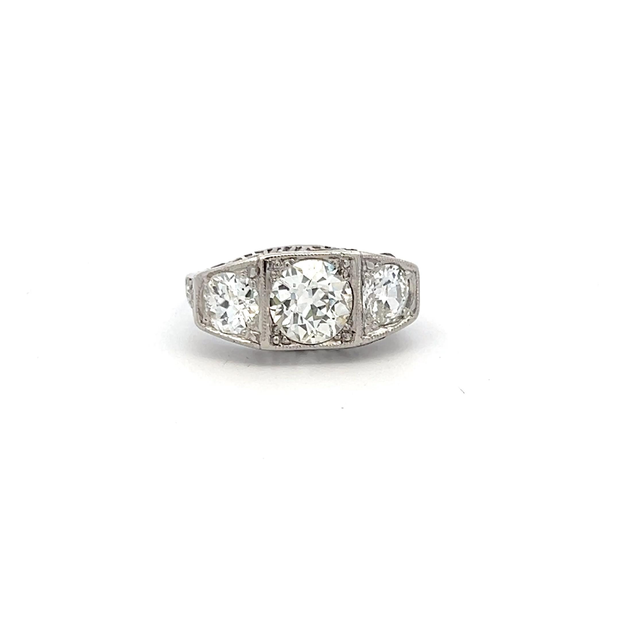 2.75 Carat Old European Cut J-K VS-VVS2 Diamond Platinum Three-Stone Ring For Sale 1