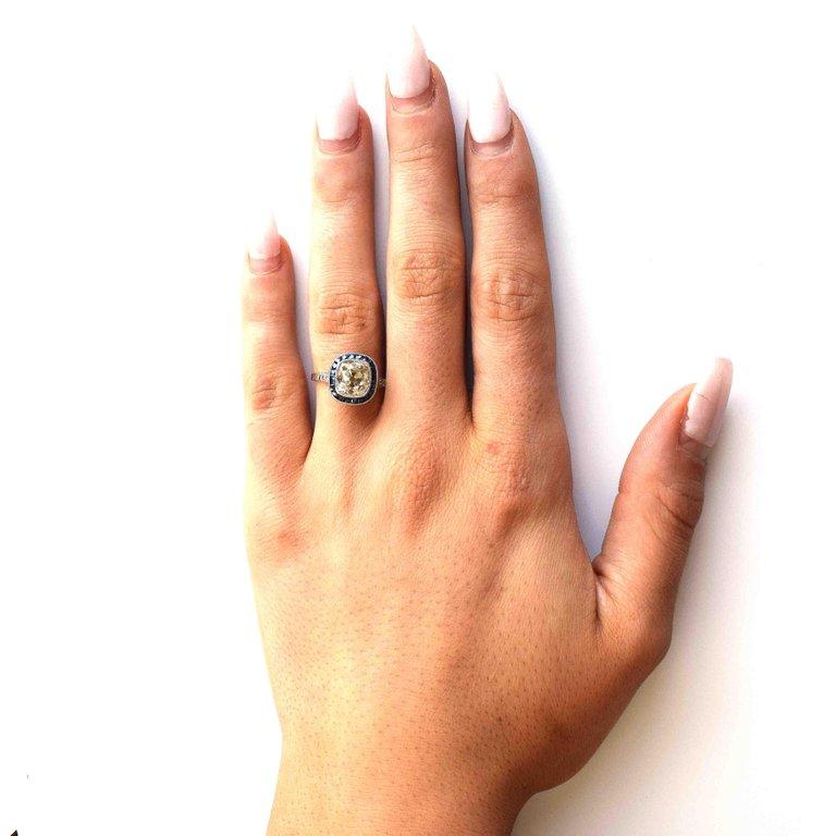2.75 Karat Old Mine Cut Diamant Saphir Platin Halo Verlobungsring im Zustand „Hervorragend“ in Beverly Hills, CA