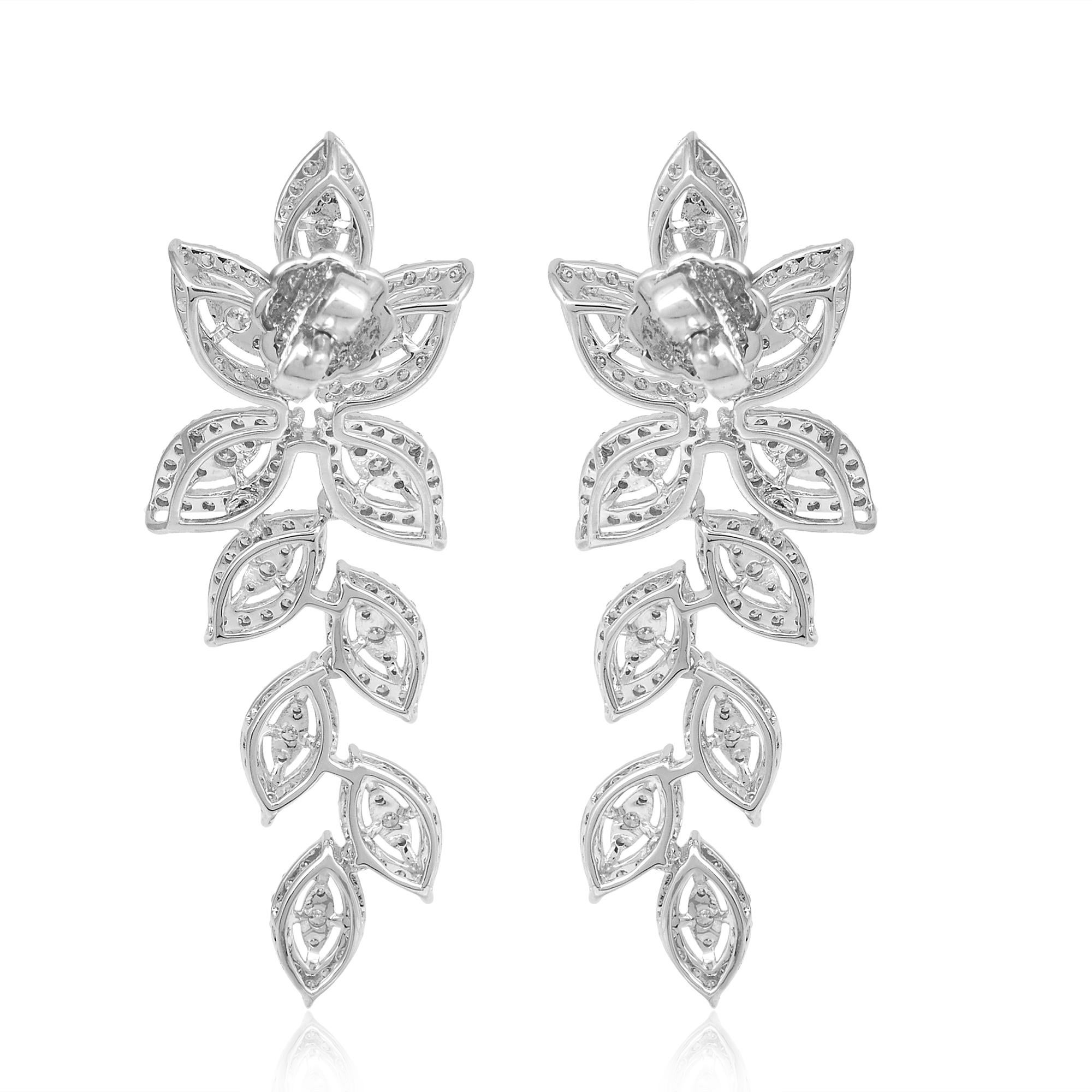 Modern 2.75 Carat SI Clarity HI Color Diamond Leaf Design Earrings 18 Karat White Gold For Sale