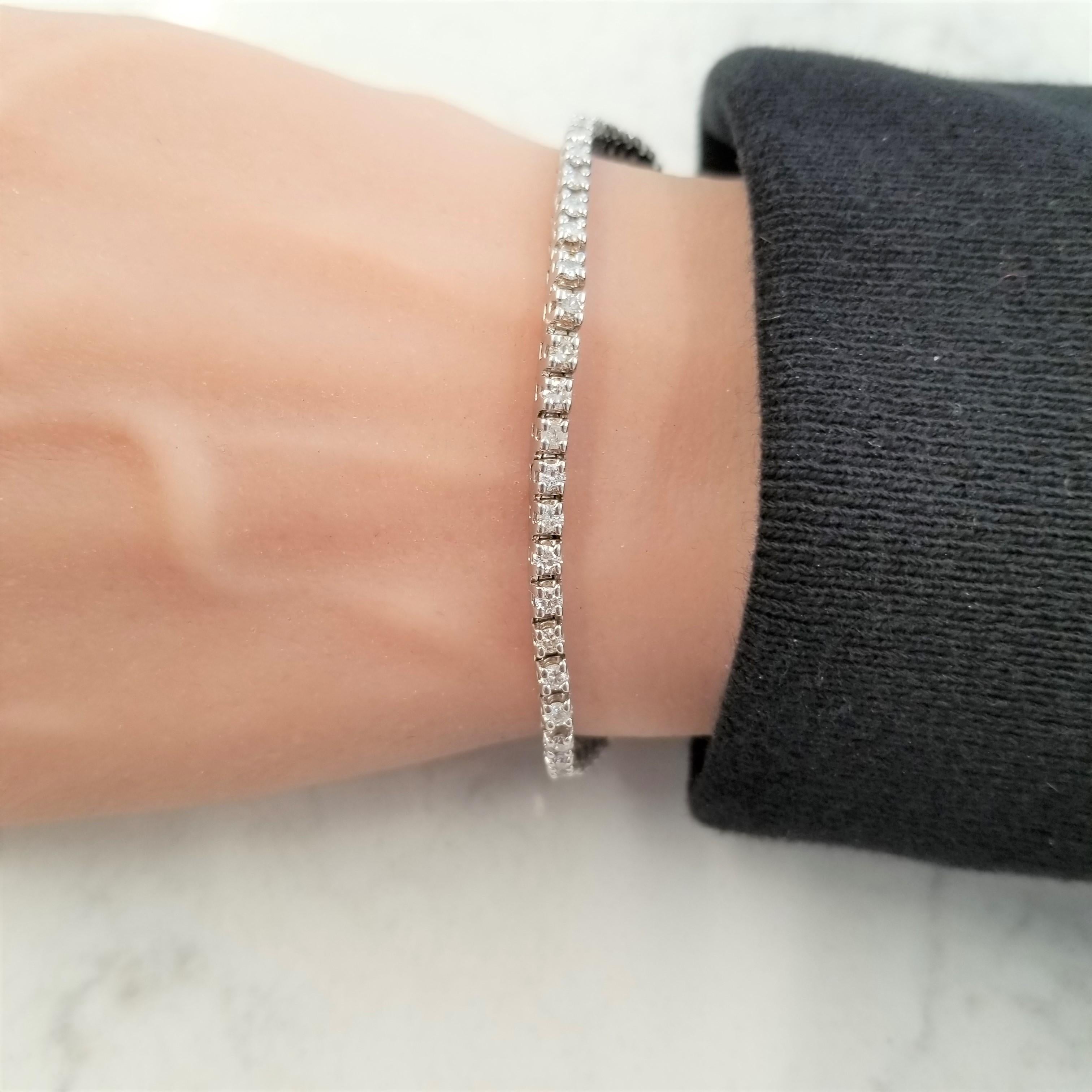 Impress your fans (or nearest acquaintances) with this versatile 2.75 carat, prong set diamond tennis bracelet. The round brilliants are Near Colorless and SI in purity. You don’t have to be a tennis champ to enjoy this jewelry staple. They are for
