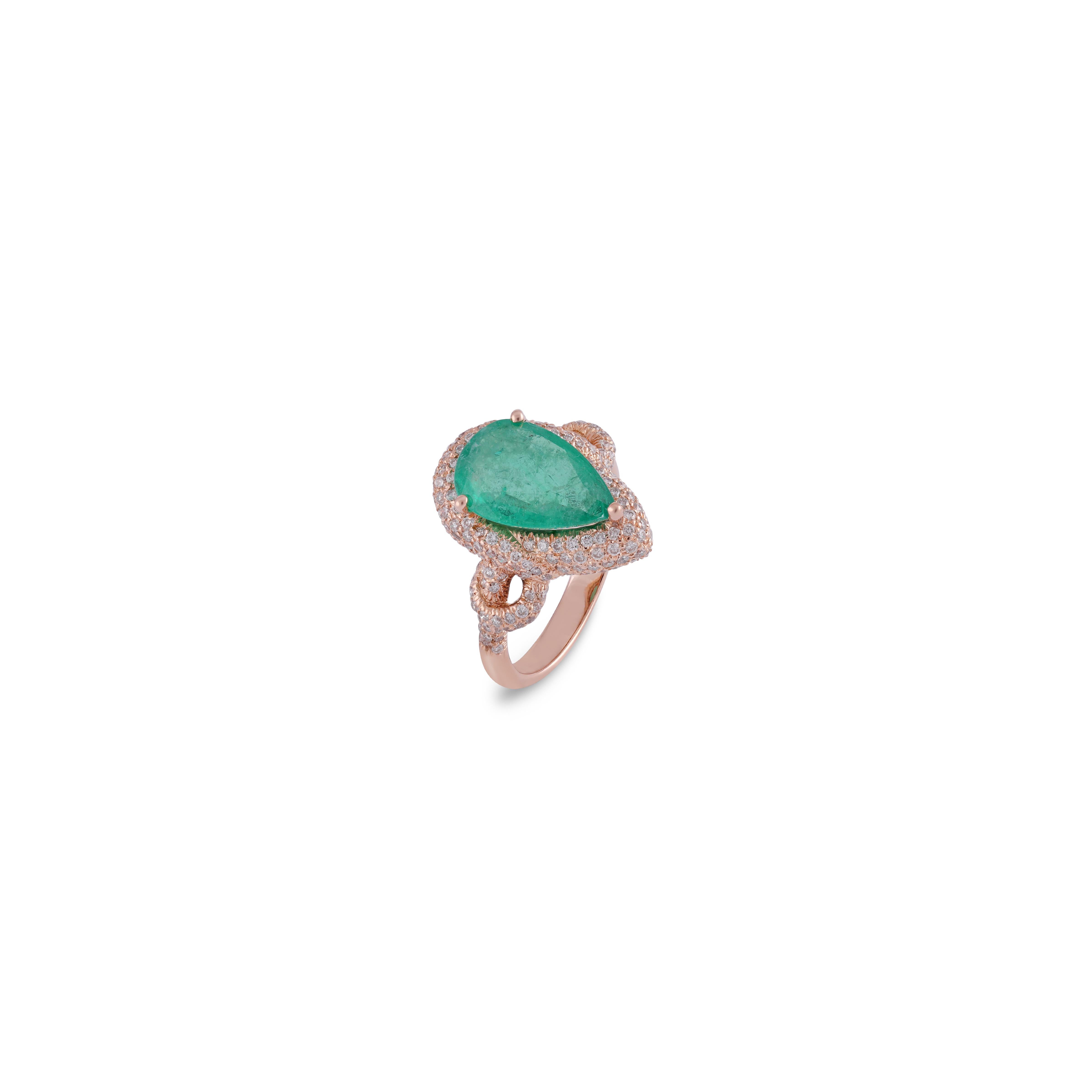 Pear Cut 2.75 Carat Zambian Emerald & Diamond  Cluster Wedding Ring 18k Gold For Sale