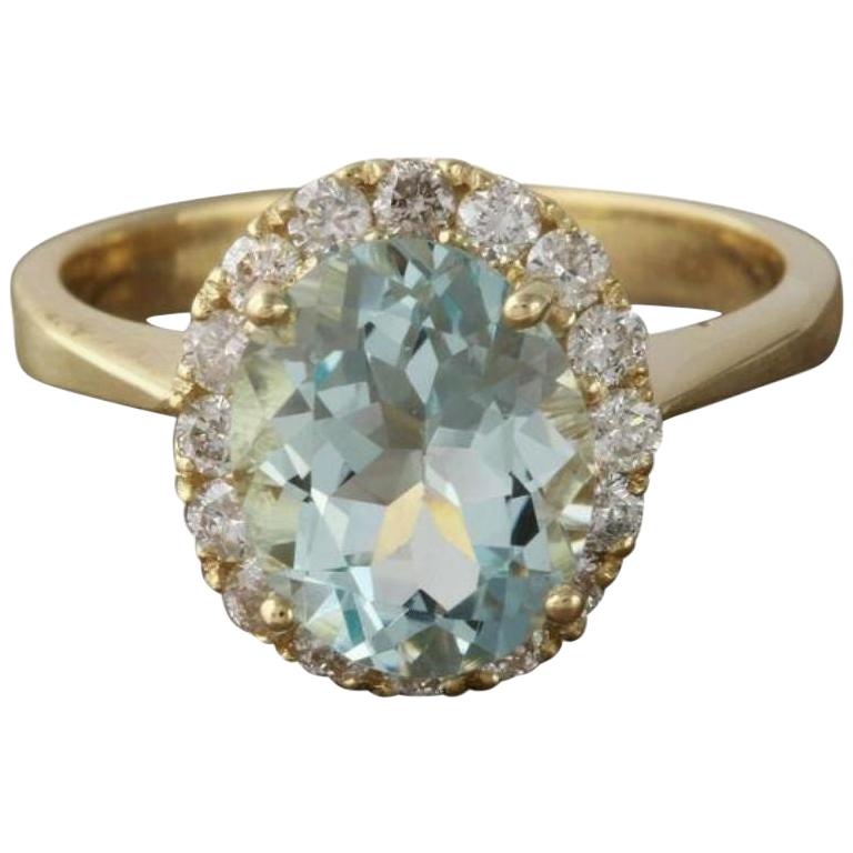 2.75 Carat Exquisite Natural Aquamarine and Diamond 14 Karat Solid Gold Ring For Sale