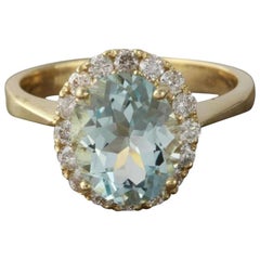 2.75 Carat Exquisite Natural Aquamarine and Diamond 14 Karat Solid Gold Ring