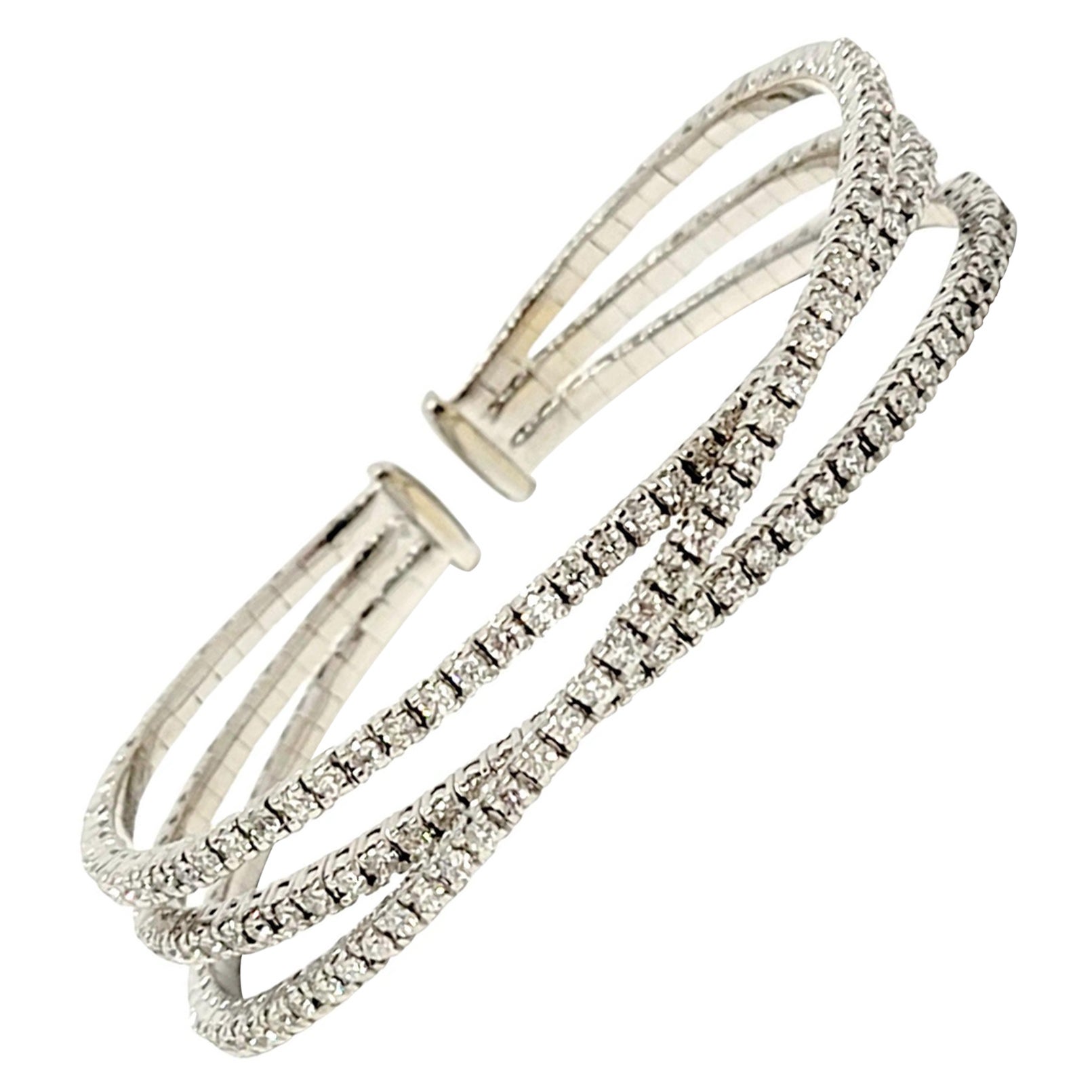 2,75 carati totali di diamanti a tre file, bracciale flessibile in oro bianco da 18 carati