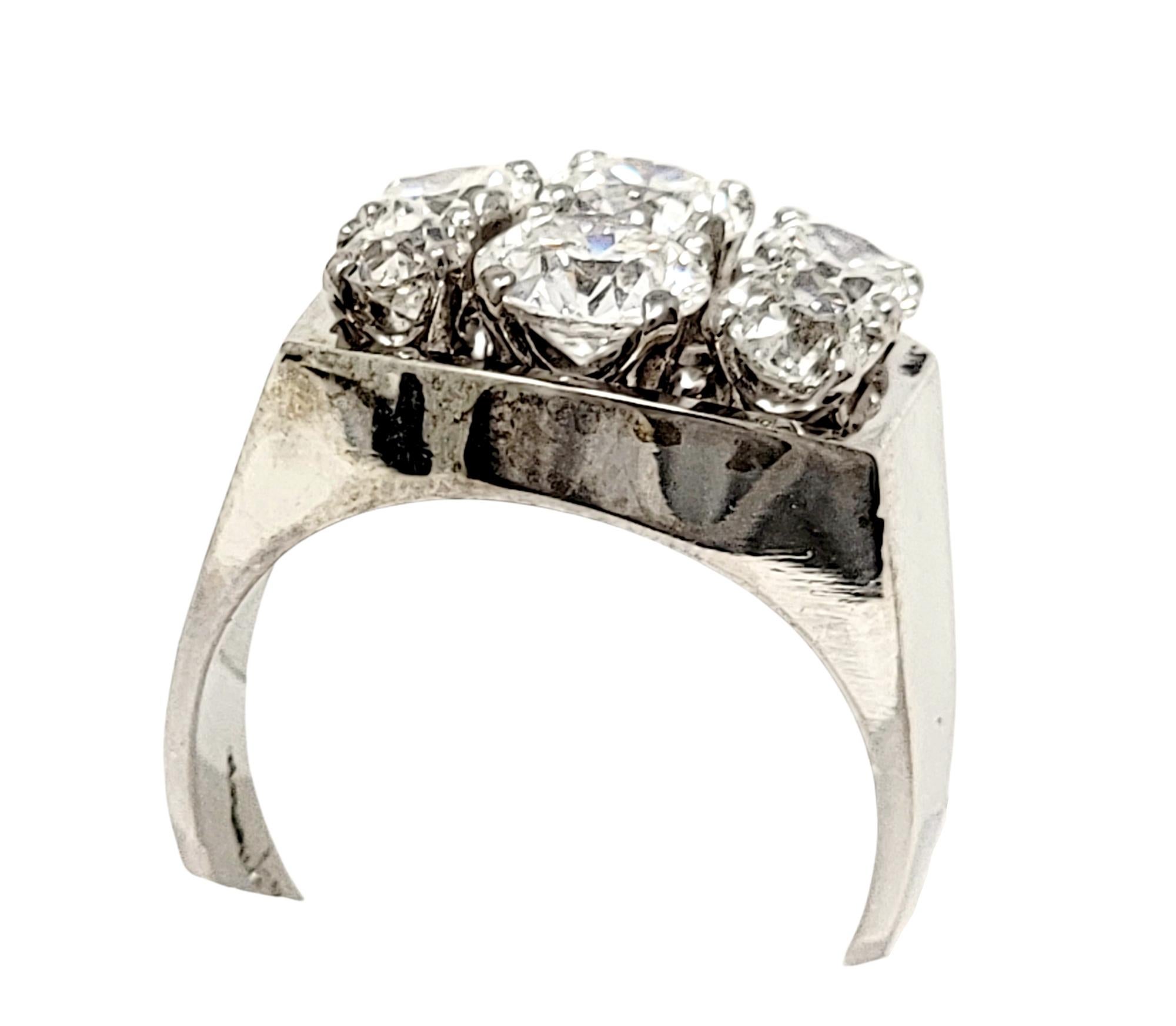 2.75 Carats Total Mixed Cut Round 6 Diamond Band Ring in 18 Karat White Gold In Good Condition For Sale In Scottsdale, AZ