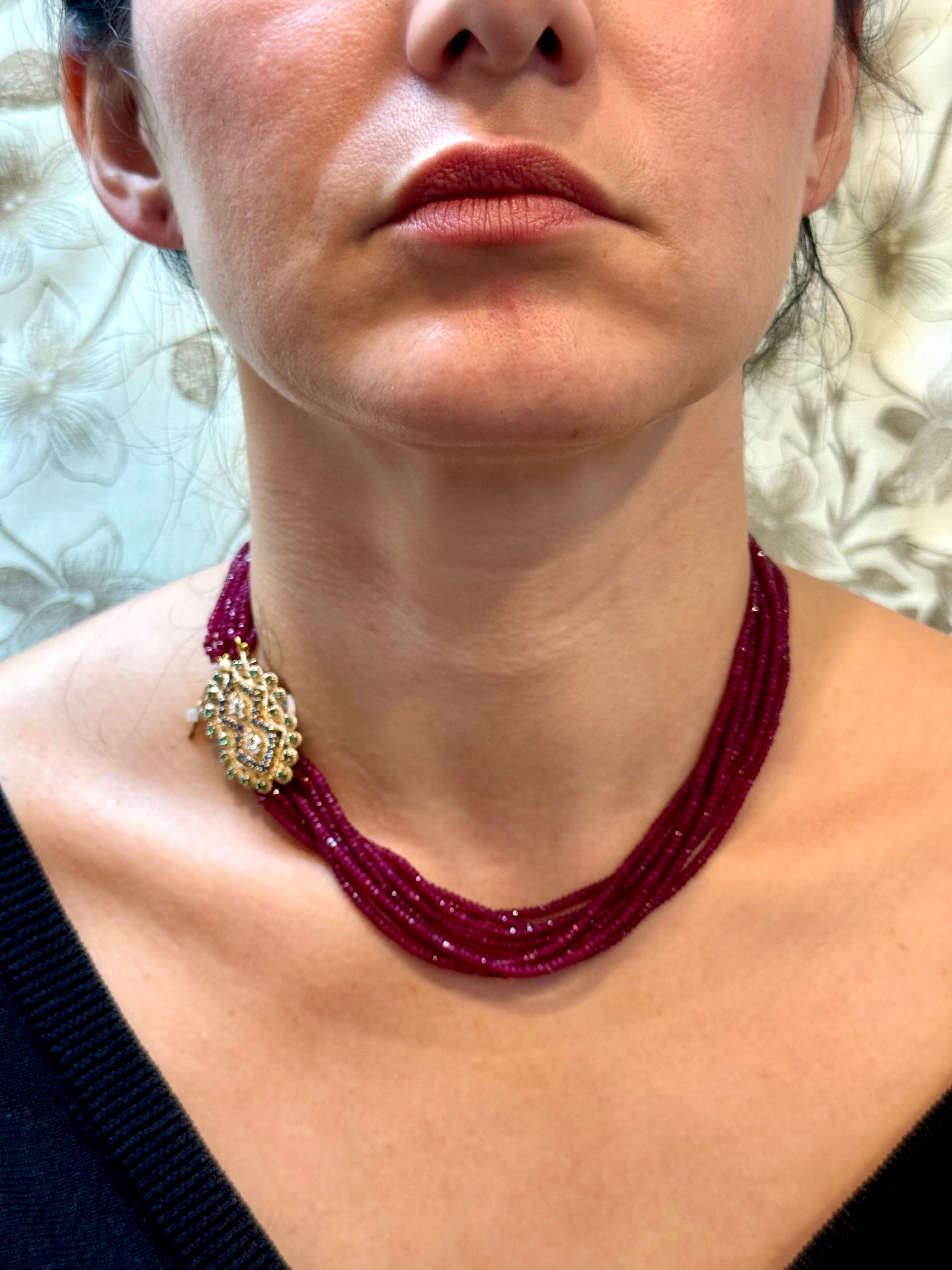 Halskette 275 Karat , 8 Schichten natürlicher facettierter Rubin Perlen Halskette 14K Gelber Diamant Verschluss 10