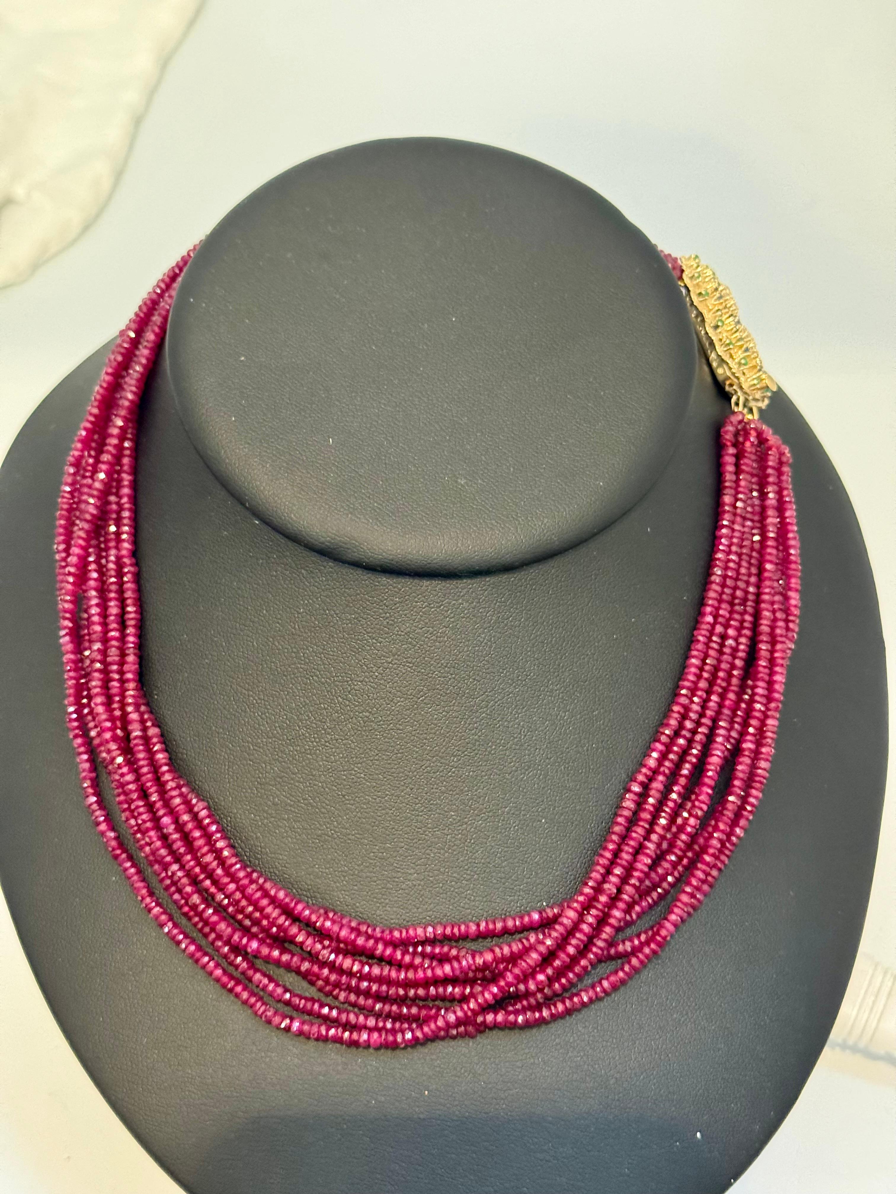 275 Ct , 8 Layer Natural Faceted Ruby Bead Necklace 14K Yellow Diamond Clasp en vente 2
