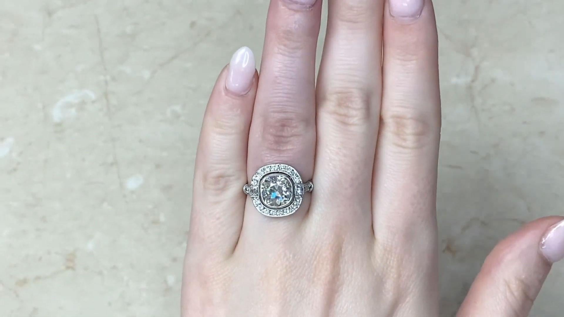 Verlobungsring mit Diamanten im Kissenschliff ( ca. 2,70 Karat), Diamant-Halo, Platin im Zustand „Hervorragend“ im Angebot in New York, NY