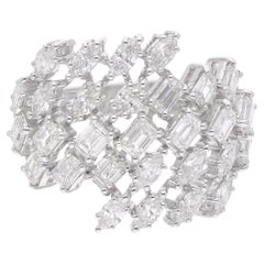 Bague en or blanc 18 carats avec émeraude de 2,75 carats de pureté SI de couleur hi-colore et diamant marquise