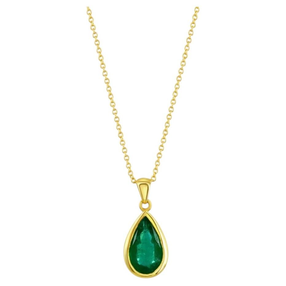 Colgante de Esmeralda en forma de Marquesa de 2,75 en Oro Amarillo en venta