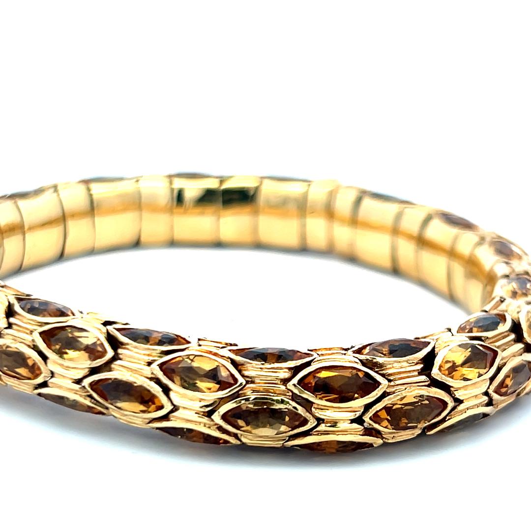 27,50 Karat Citrin in Marquisform 18 Karat Gelbgold Manschettenarmband im Angebot 1