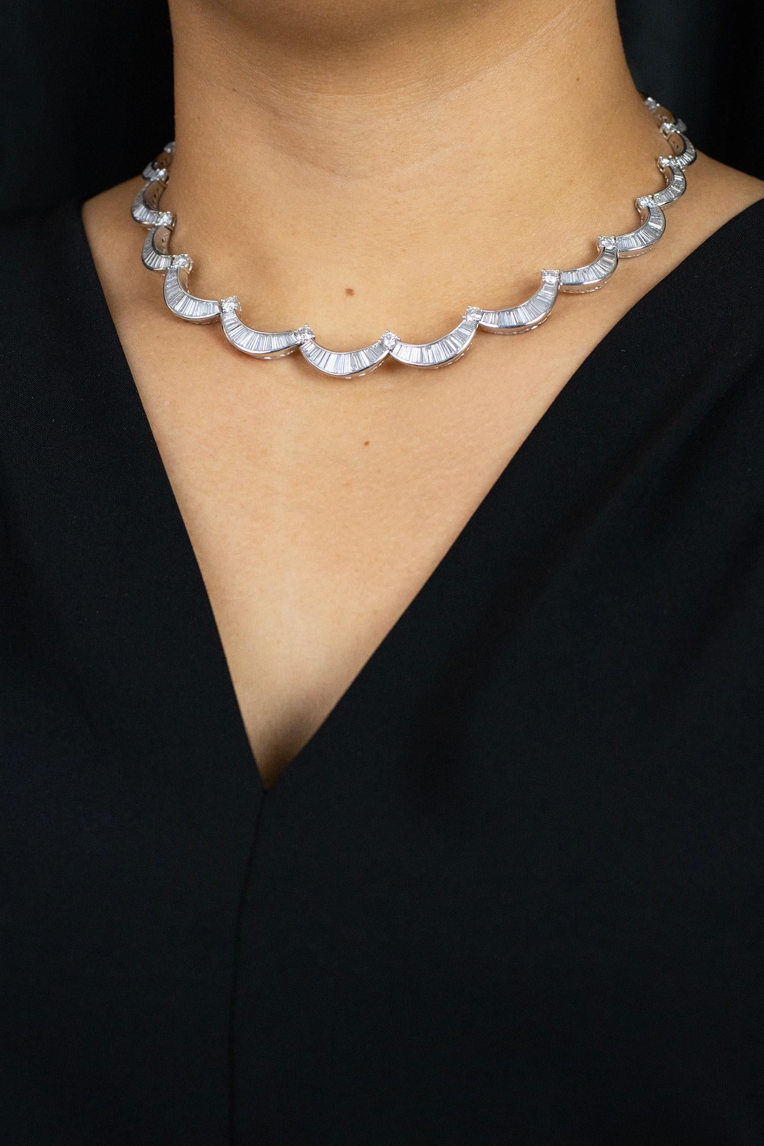 Roman Malakov Diamonds Collana da 27,50 carati totali con diamanti taglio baguette e tondo In condizioni Nuovo in vendita a New York, NY