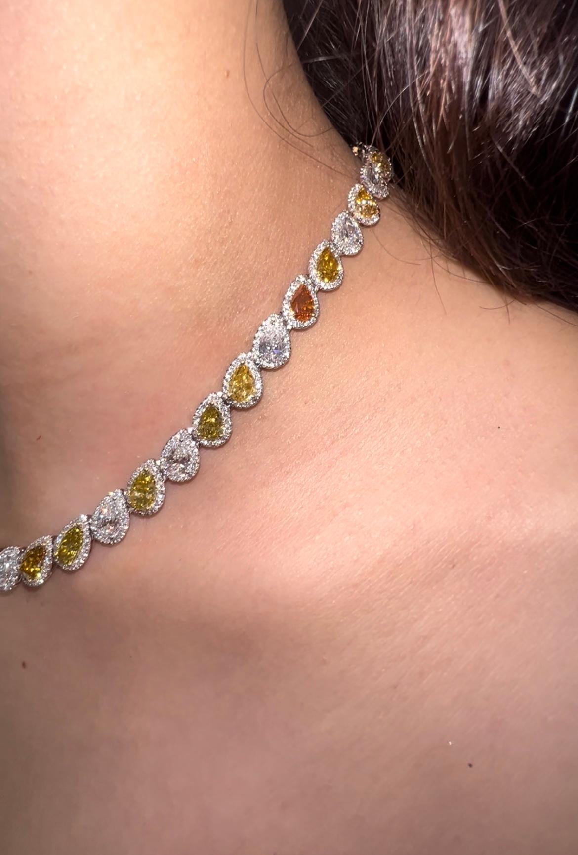 27.52ct Multi Fancy Color Pear Shape Diamond Necklace In New Condition For Sale In Los Angeles, CA