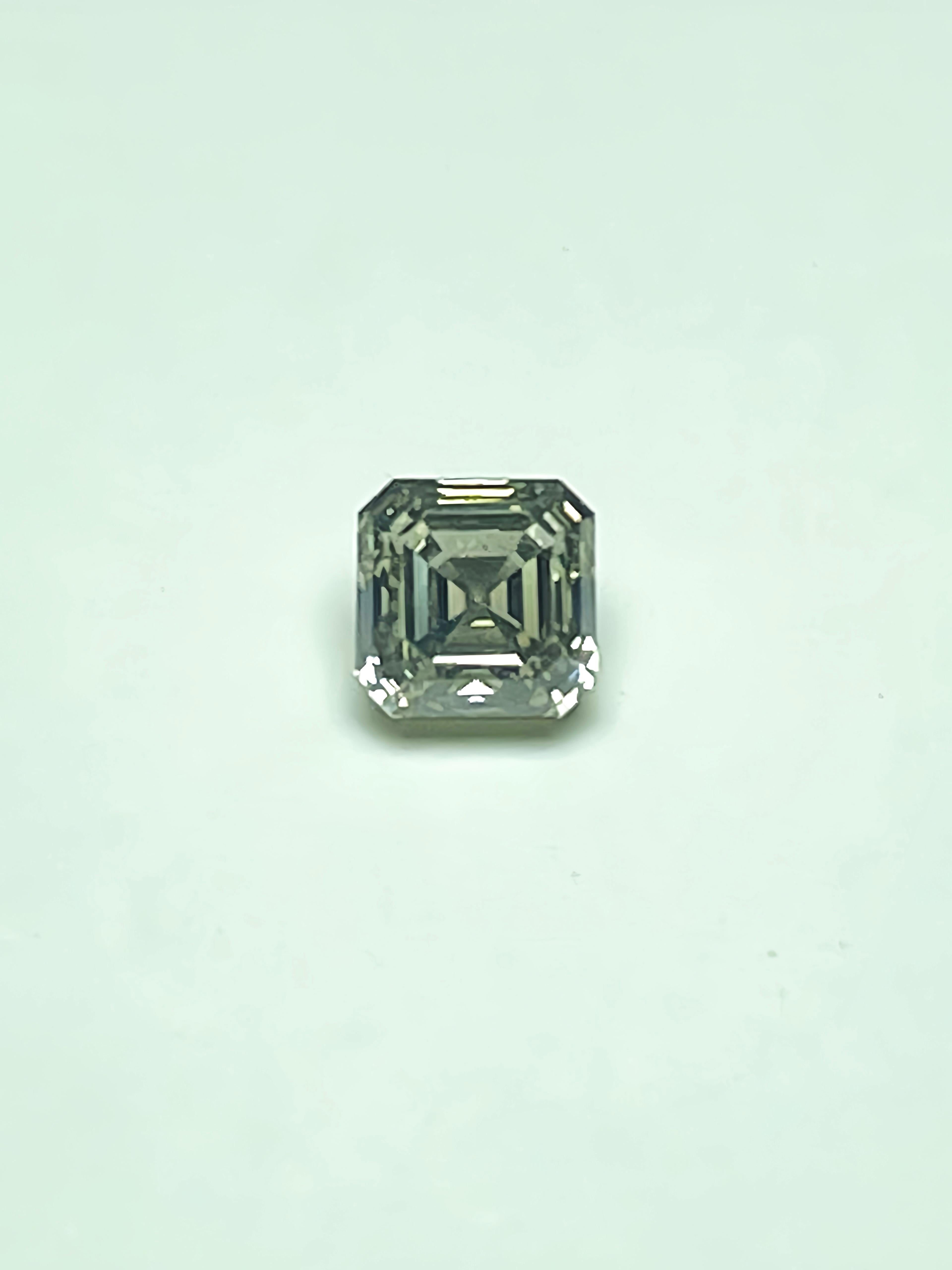 D91

Diamante natural certificado IGI Fancy Verde Gris Amarillo 

Peso:0,38 ct/ 
Color: Verde Gris Amarillo 
Claridad:SI1 
Certificado: IGI 
Corte: Muy bueno 
Origen: Africano
