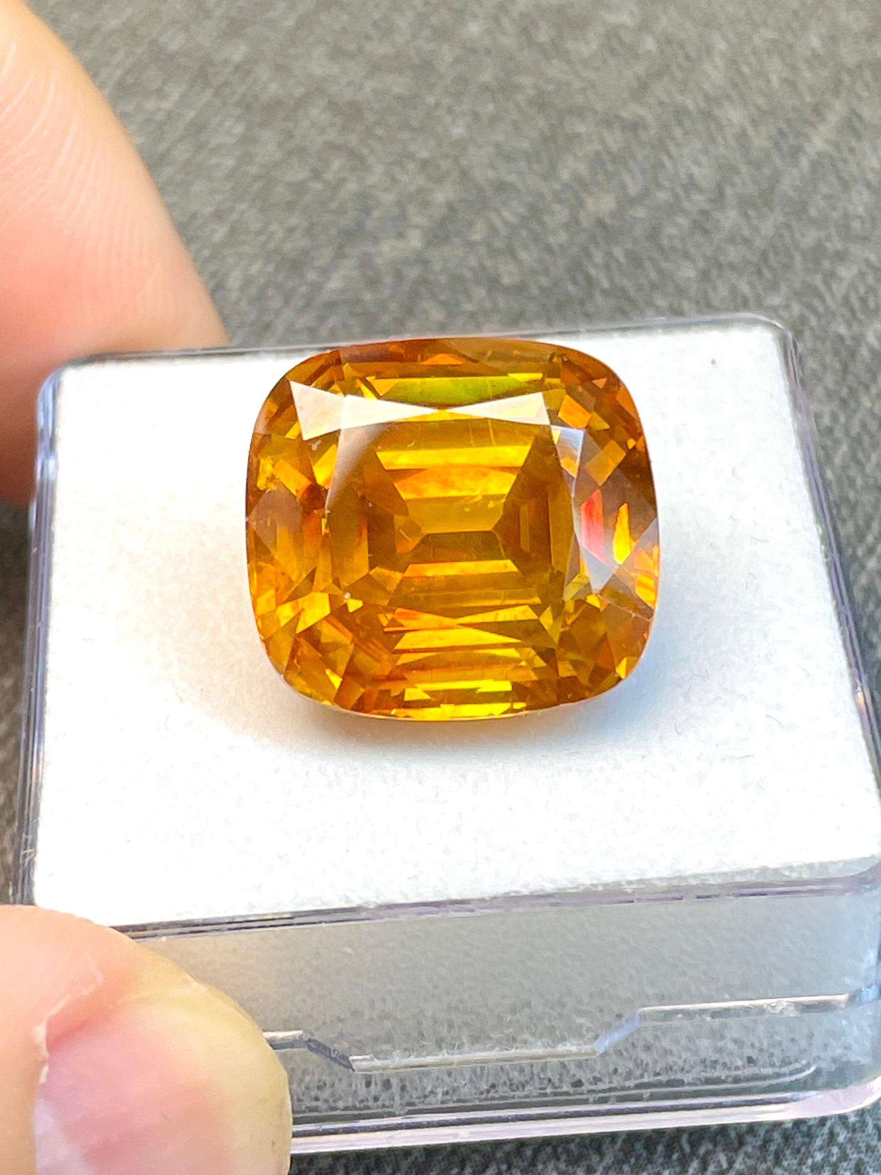 Cushion Cut 27.54ct natural sphalerite gemstone sparkling luster with play color Spain  For Sale