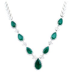 Halskette, 27.55 Karat natürlicher kolumbianischer Smaragd & Diamant