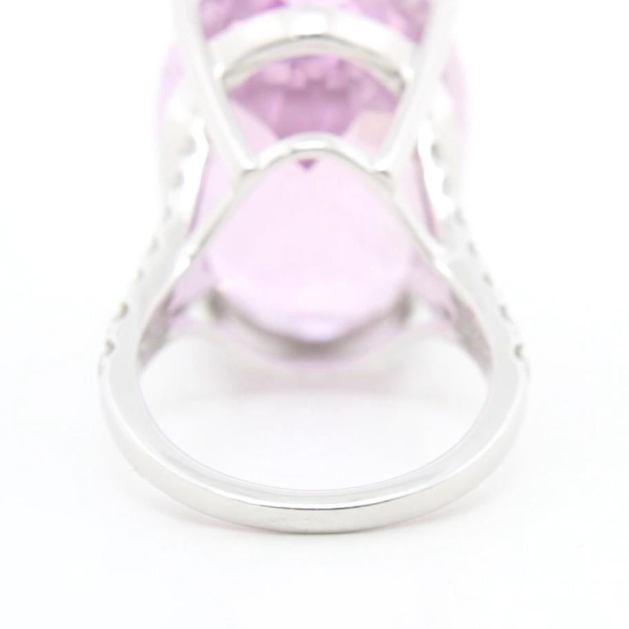 Oval Cut 27.58 Carat Kunzite Diamond Cocktail Ring For Sale
