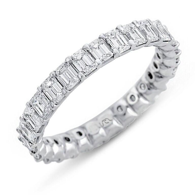 Women's or Men's 2.75ct Diamond Emerald Cut Eternity Band in 18KT White Gold For Sale