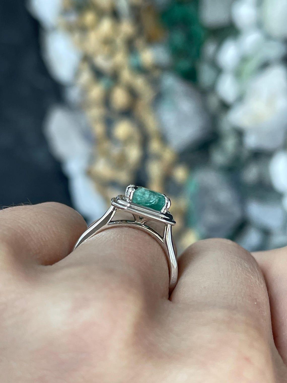 2,75 Karat natürlicher Smaragd Solitär Ring Hellgrüner Smaragdschliff Stein im Smaragdschliff im Angebot 3