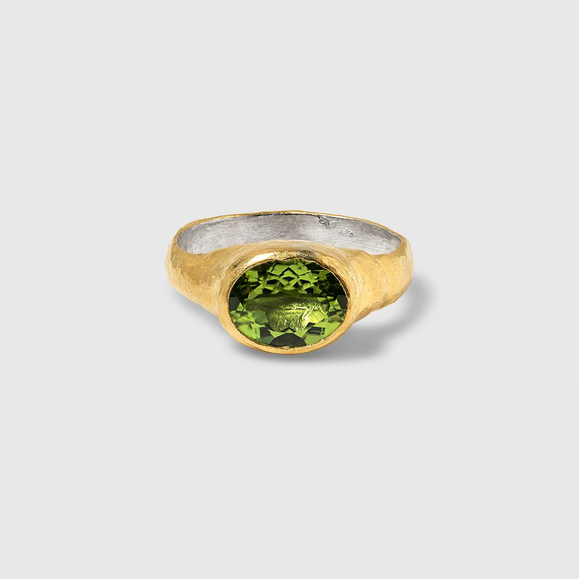 Oval Cut 2.75ct Oval Peridot Ring with 24kt and Silver For Sale