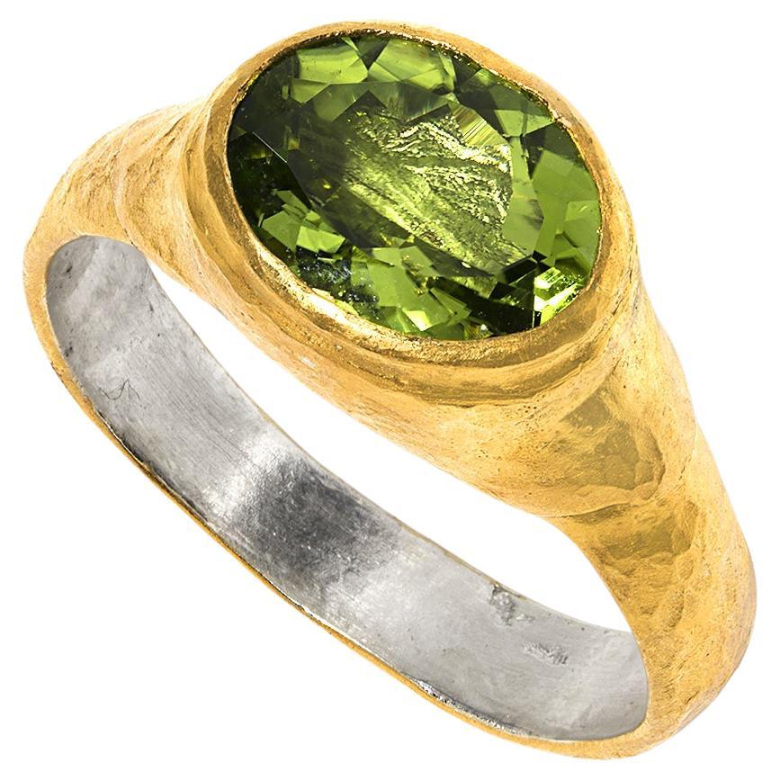 2.75ct Oval Peridot Ring with 24kt and Silver For Sale