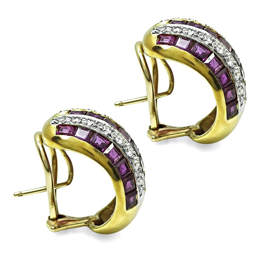 Quadrato Orecchini in oro con 2,75 carati di rubini e 0,80 carati di diamanti in vendita