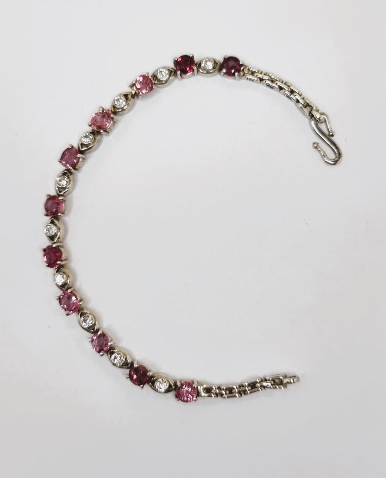 Taglio ovale Bracciale tennis con tormalina rosa da 2,75 carati in vendita