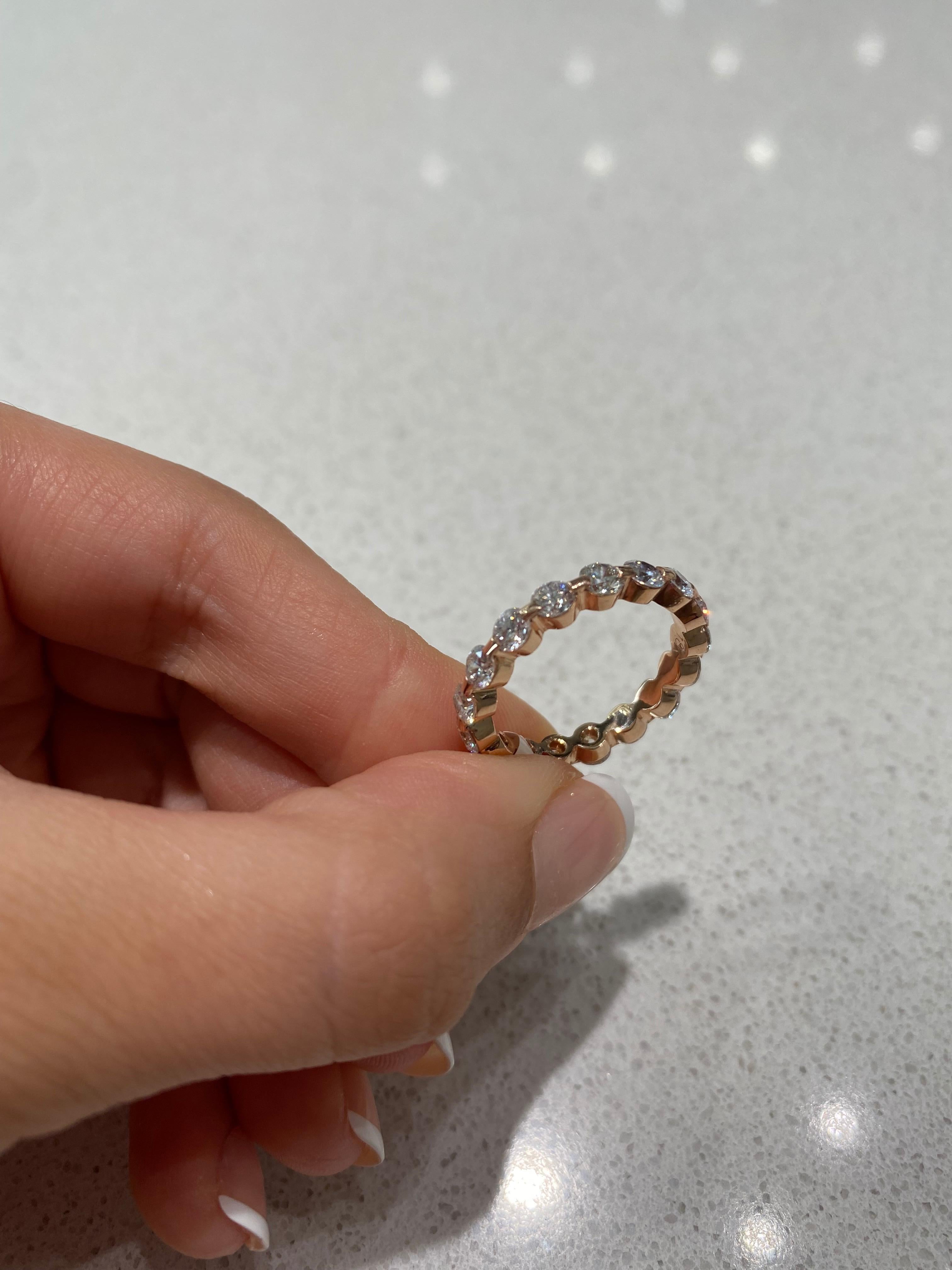 Round Cut 2.75ctw Round Diamond Eternity Band in 18kt Rose Gold For Sale