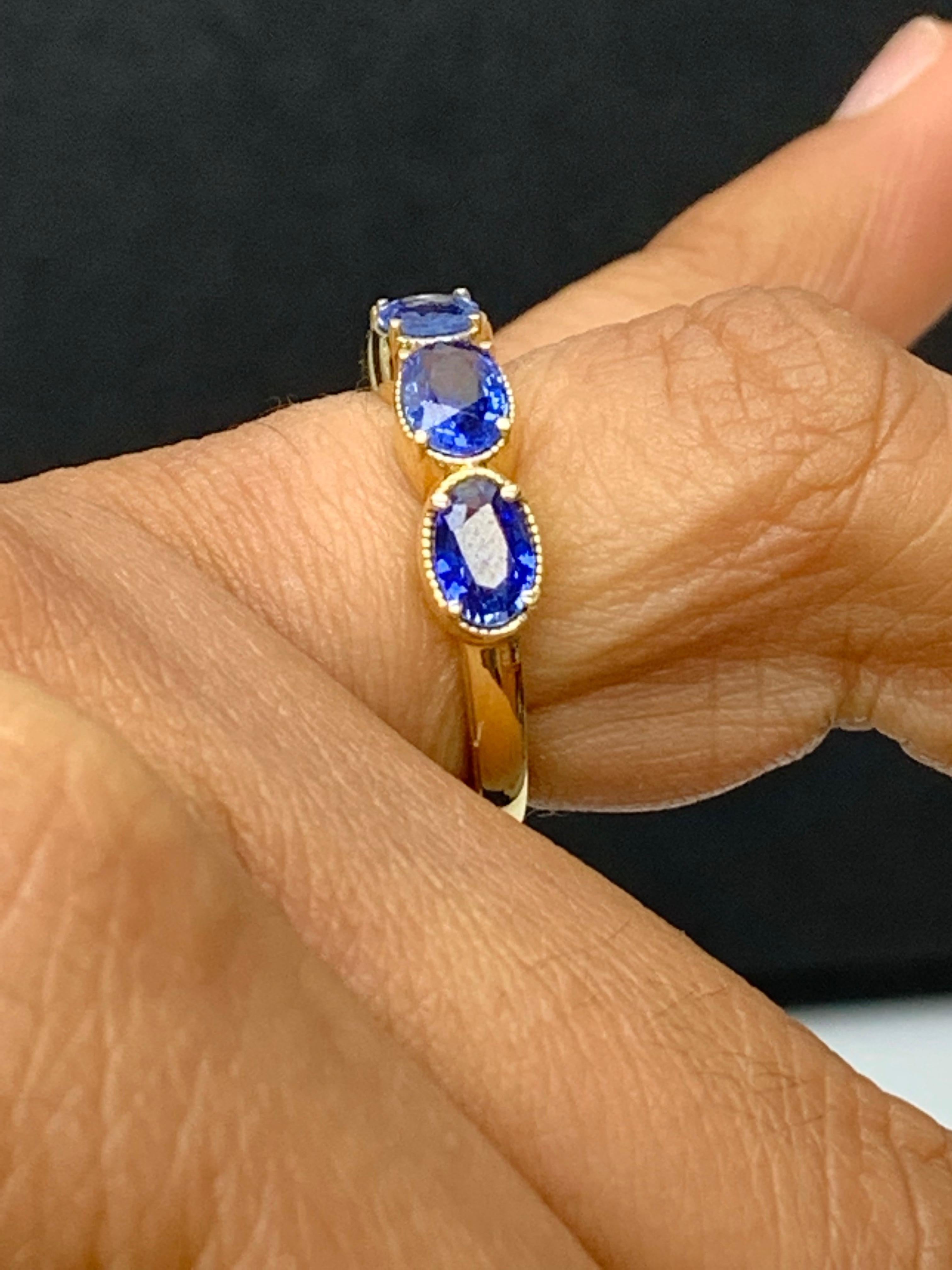 2.76 Carat Blue Sapphire and Diamond 5 Stone Wedding Band in 14K Yellow Gold For Sale 2