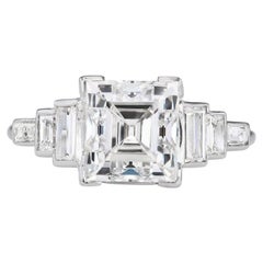 Anello Art Deco con diamante taglio Carré da 2,76 carati