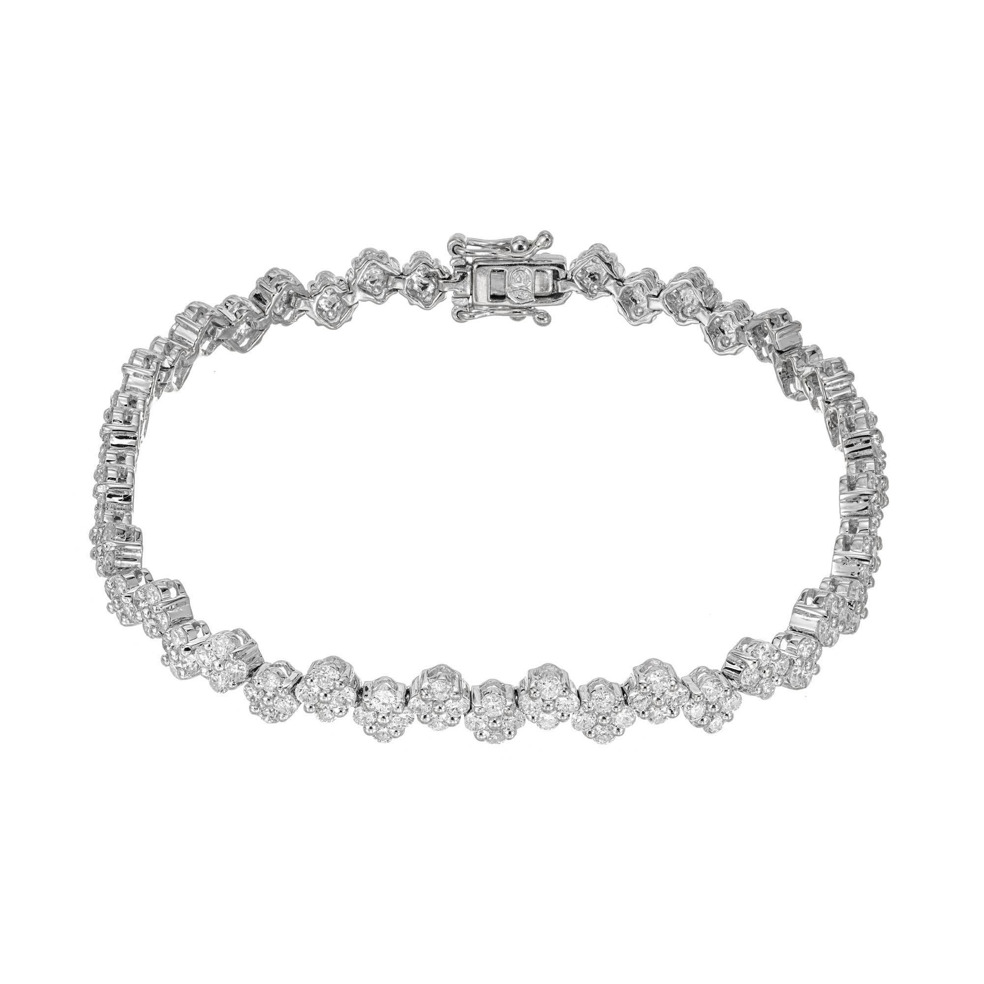 Diamond tennis bracelet. 184 round brilliant diamonds set in 18k white gold. 6.5 inches in length.  

184 round brilliant cut diamonds, G SI-I approx. 2.76cts
18k white gold 
Stamped: 750
10.4 grams
Bracelet: 6.5 Inches
Width: 5.2mm