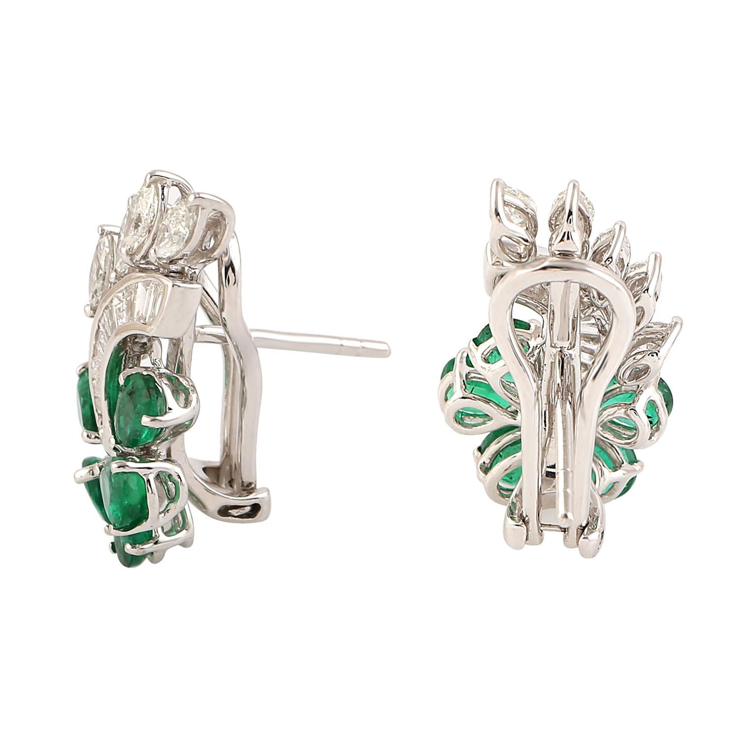 Mixed Cut 2.76 Carat Emerald 14 Karat Gold Floral Stud Earrings For Sale