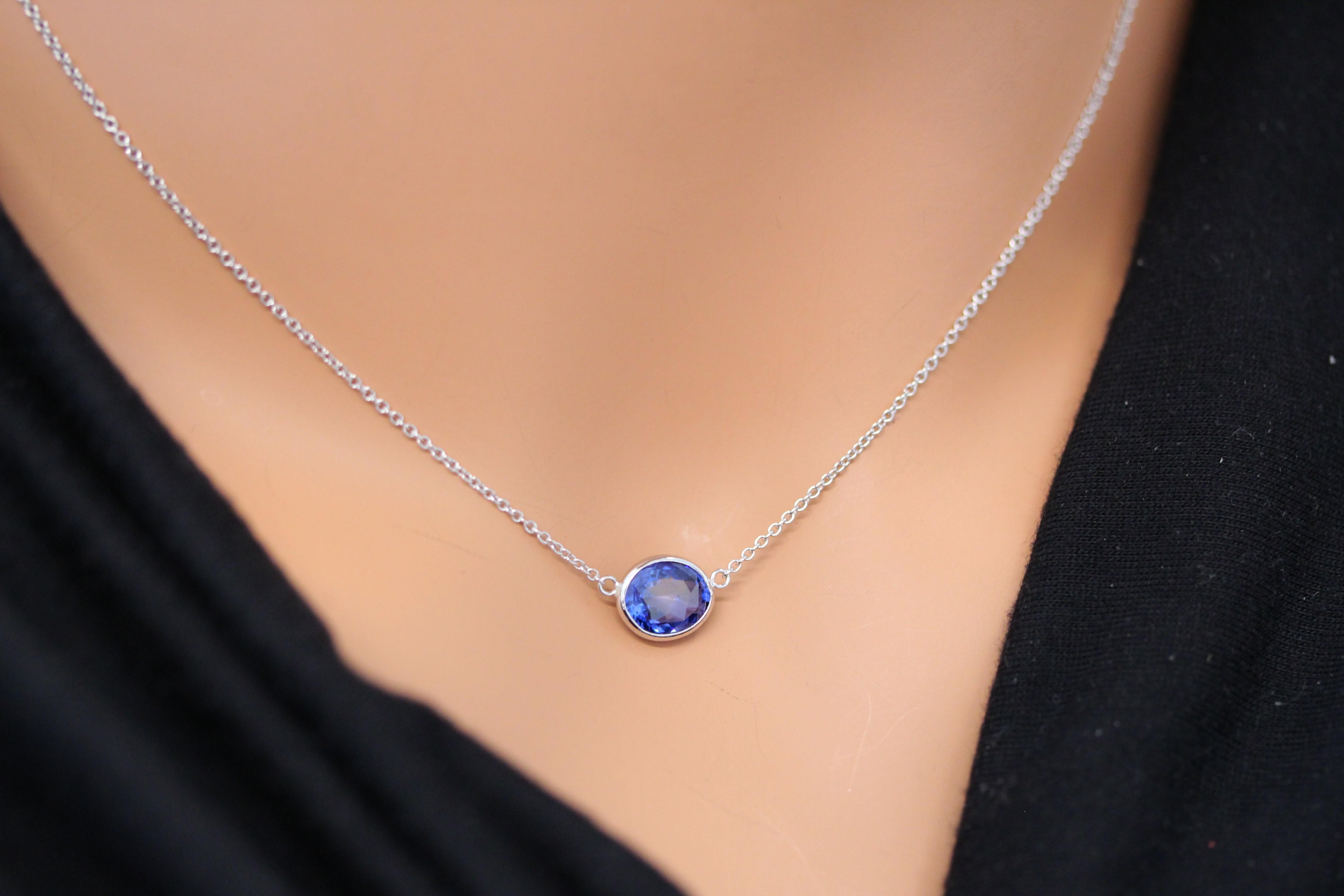 Oval Cut 2.76 Carat Oval Sapphire Blue Fashion Necklaces In 14k White Gold For Sale