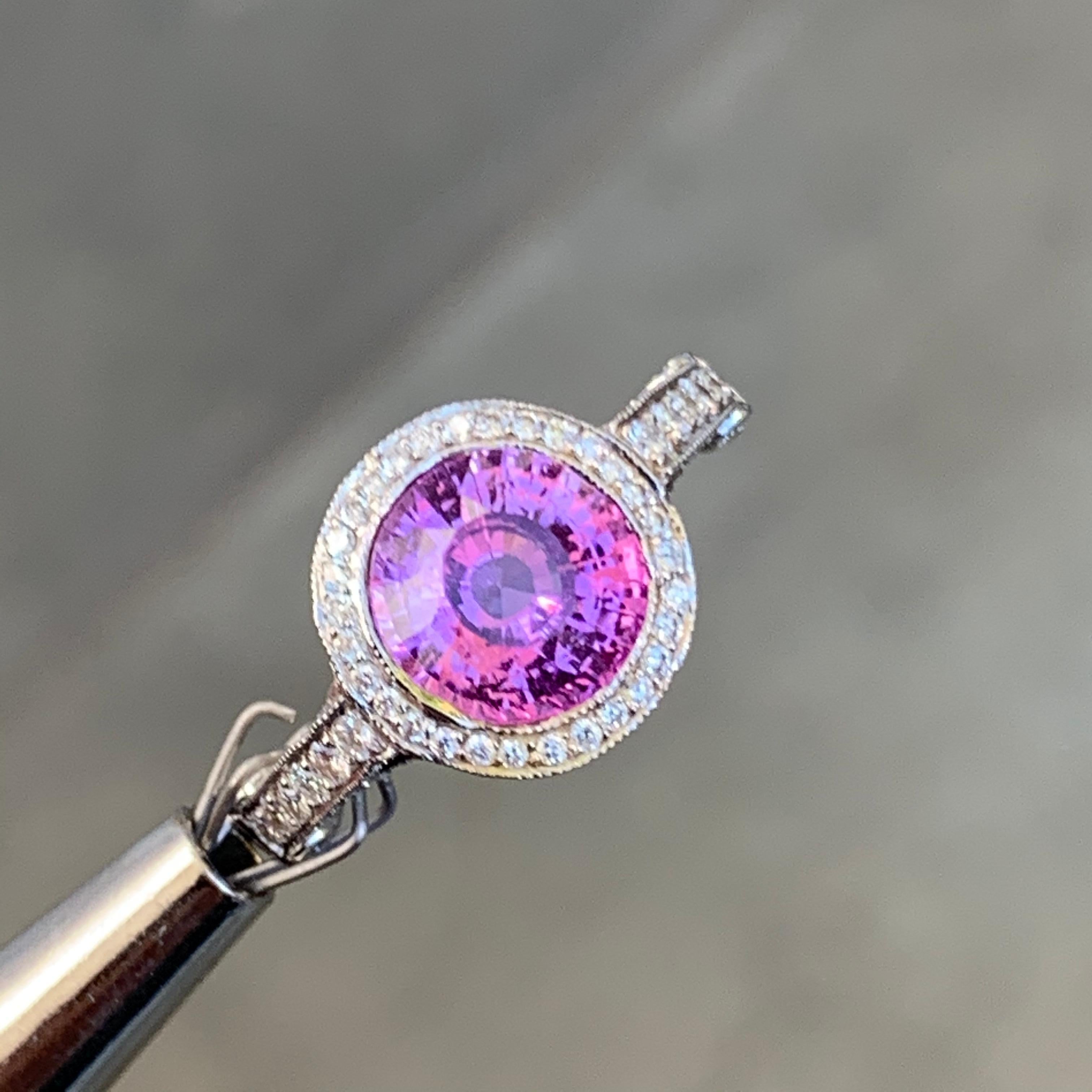 2,76 Karat Pink Saphir und Diamant und Platin Cocktail Ring (Rundschliff) im Angebot